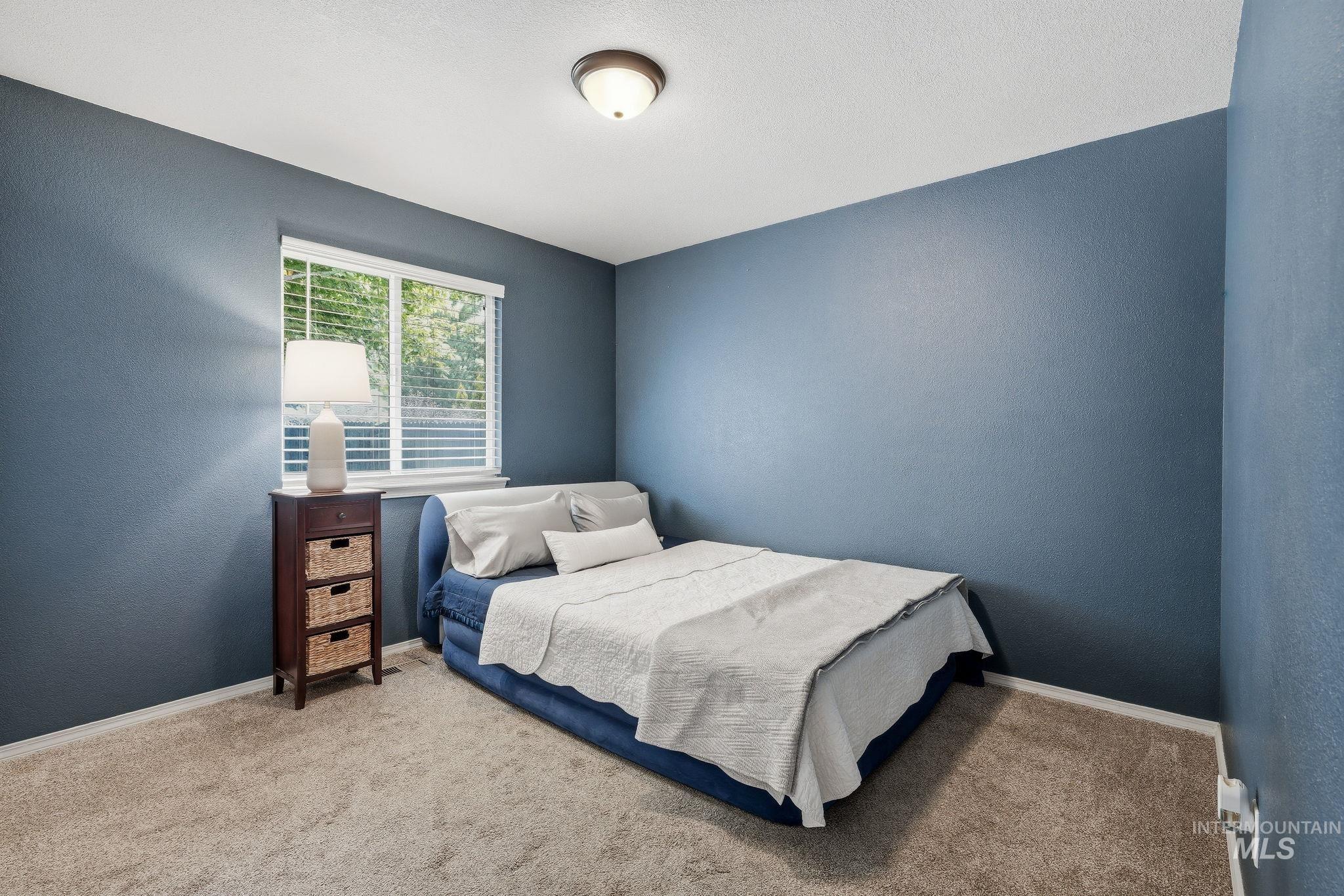 3038 N Thames Ave. Property Photo 24