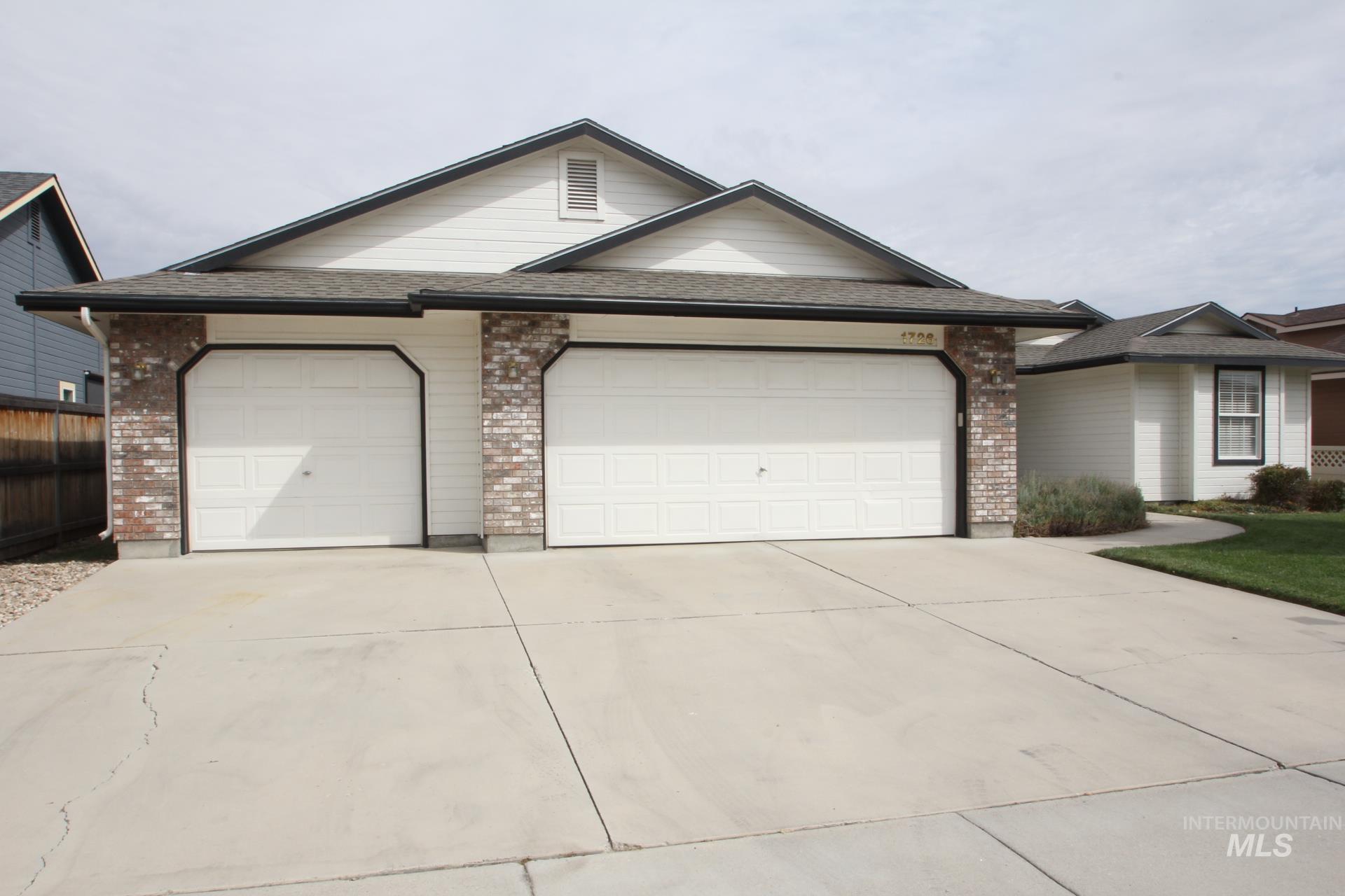 1726 E Kamay Ct. Property Photo 3