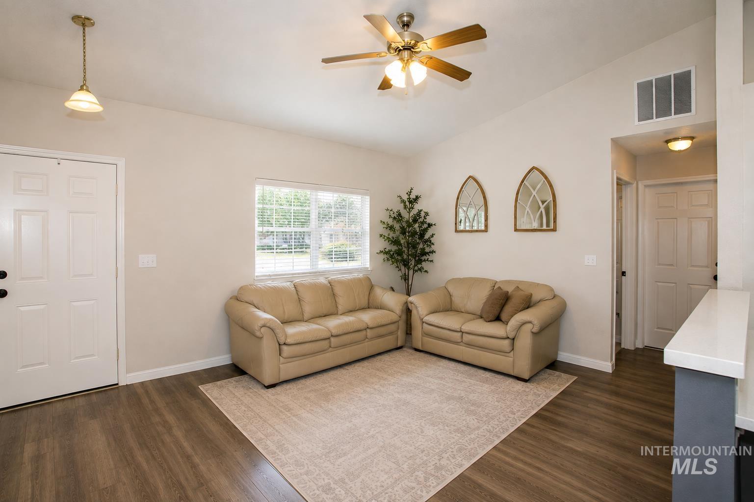1726 E Kamay Ct. Property Photo 5
