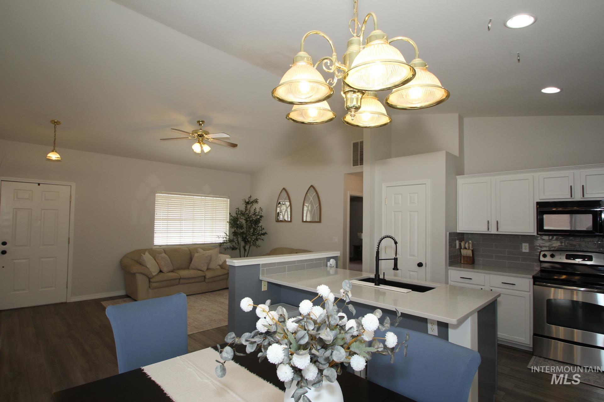 1726 E Kamay Ct. Property Photo 6
