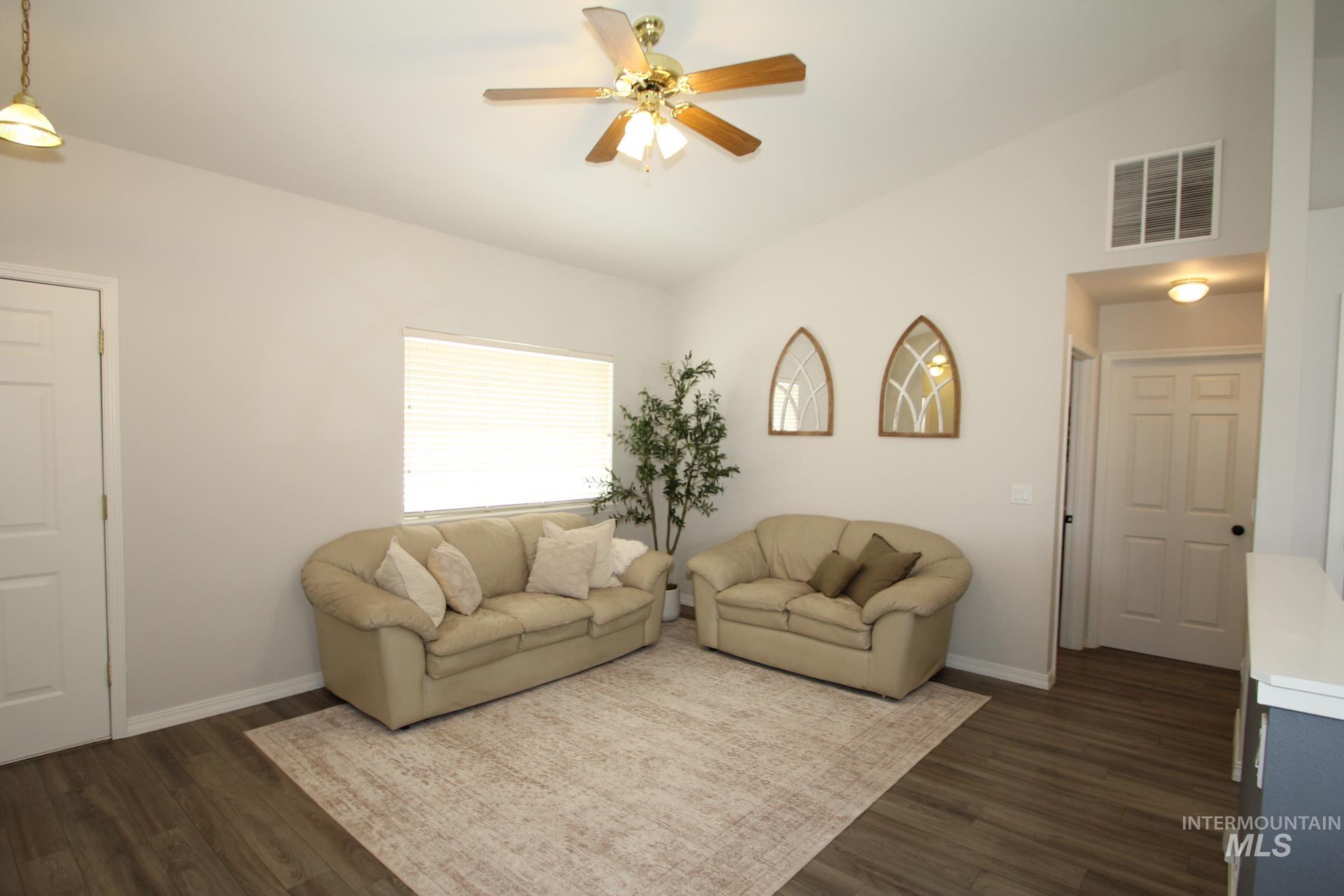 1726 E Kamay Ct. Property Photo 7