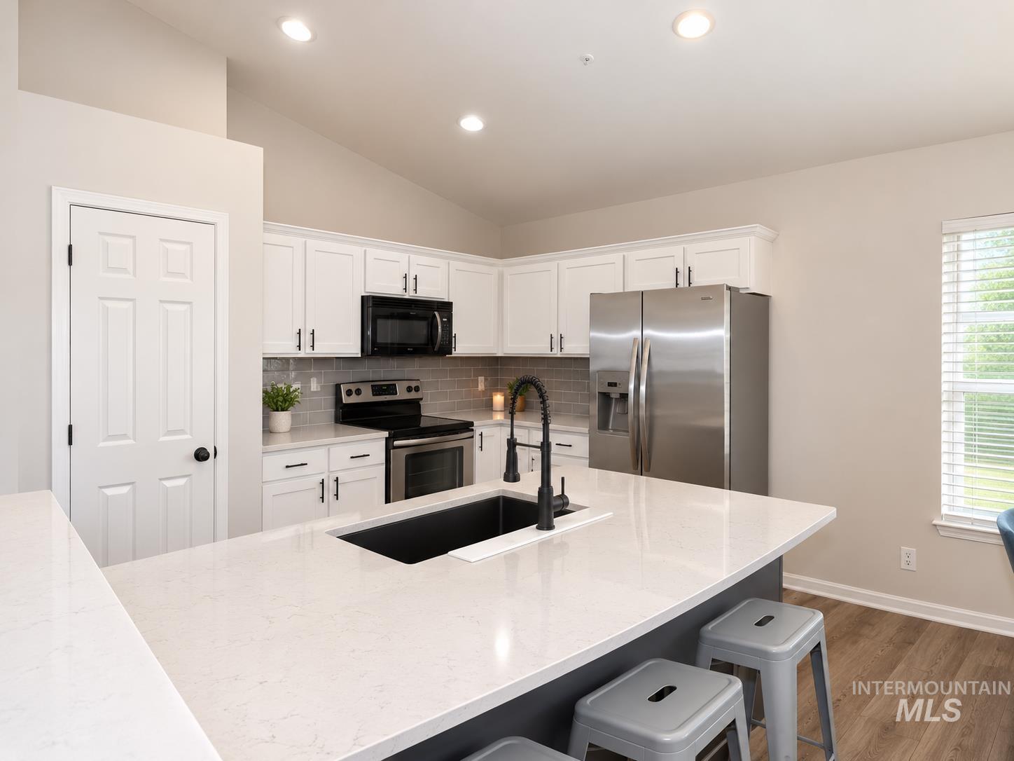 1726 E Kamay Ct. Property Photo 10