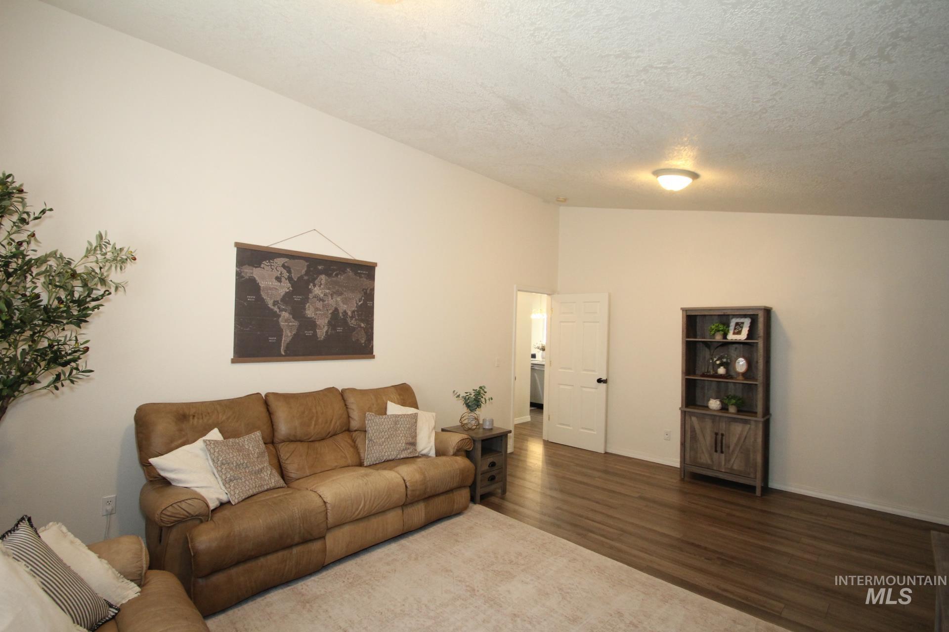 1726 E Kamay Ct. Property Photo 14