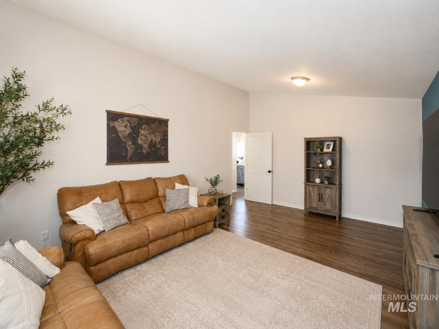 1726 E Kamay Ct. Property Photo 14