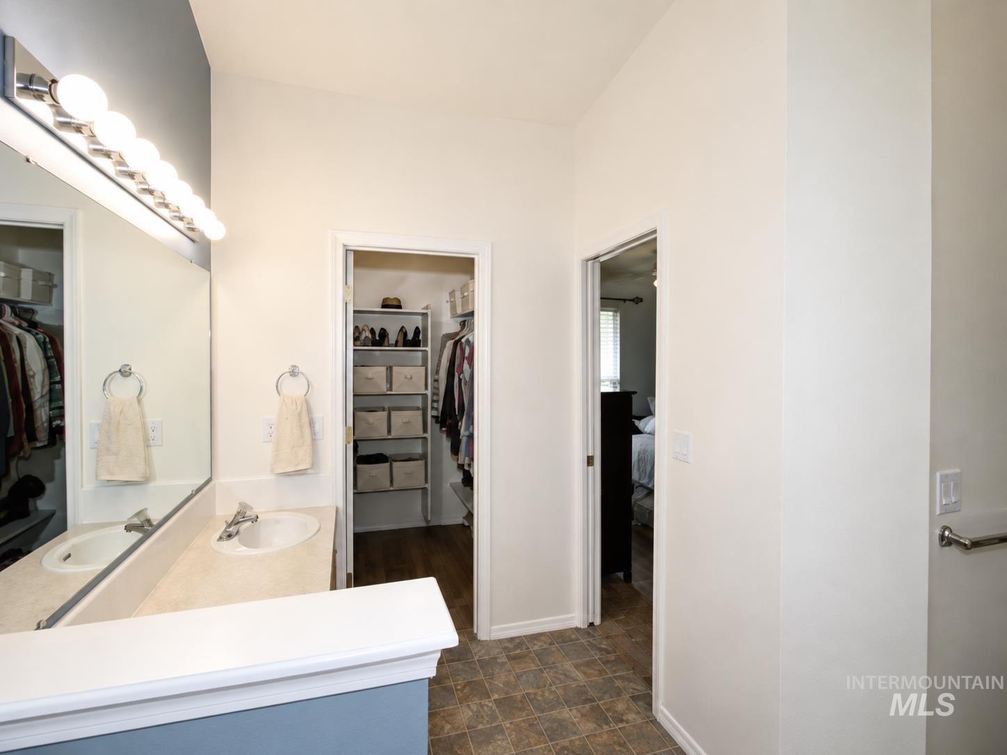 1726 E Kamay Ct. Property Photo 19