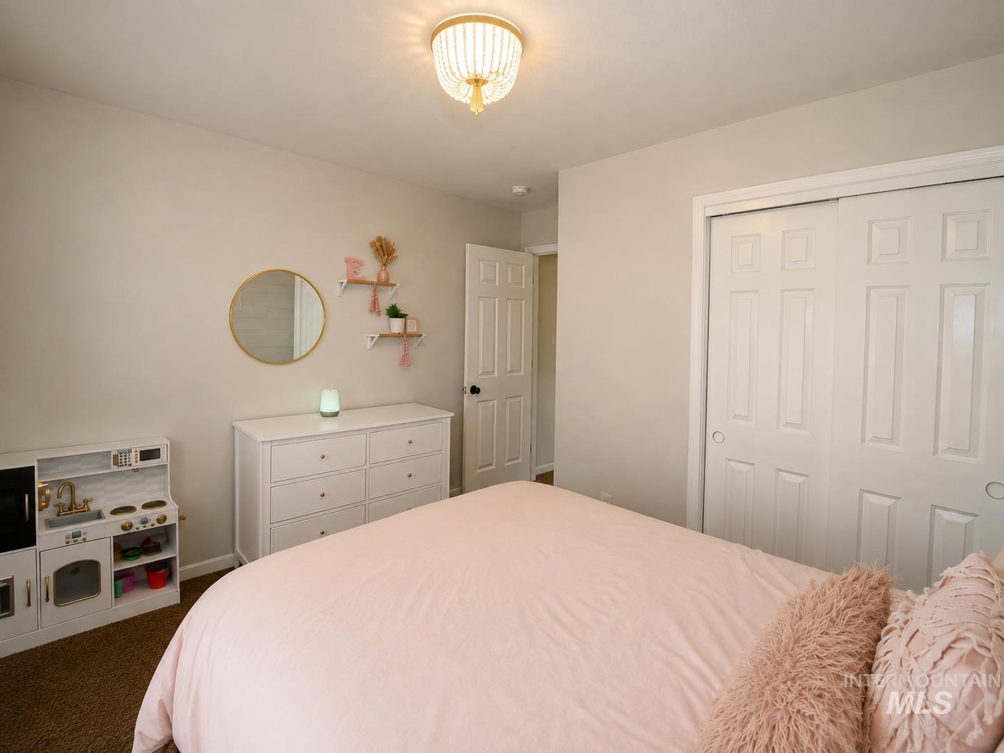 1726 E Kamay Ct. Property Photo 22