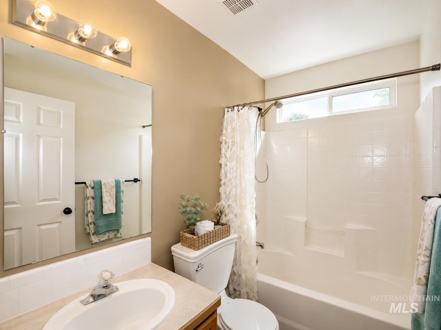 1726 E Kamay Ct. Property Photo 26