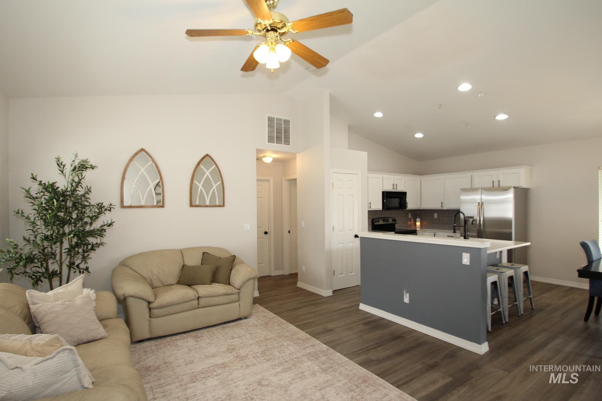 1726 E Kamay Ct. Property Photo 32