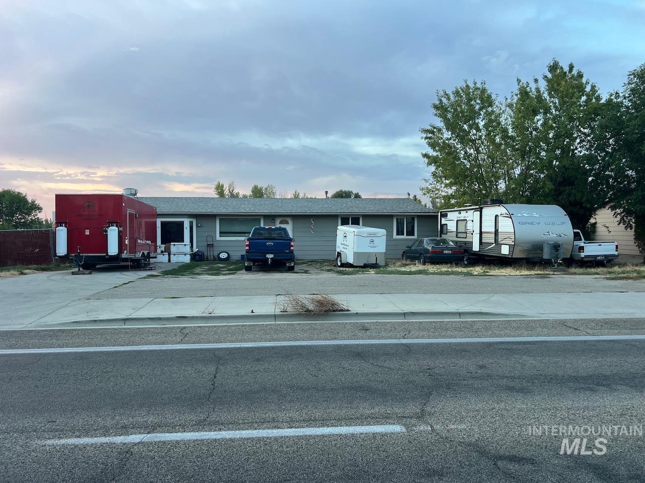 3750 E Overland Road Property Photo 2
