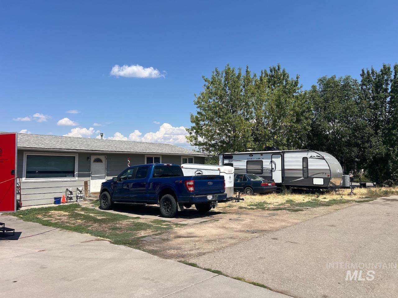 3750 E Overland Road Property Photo 16