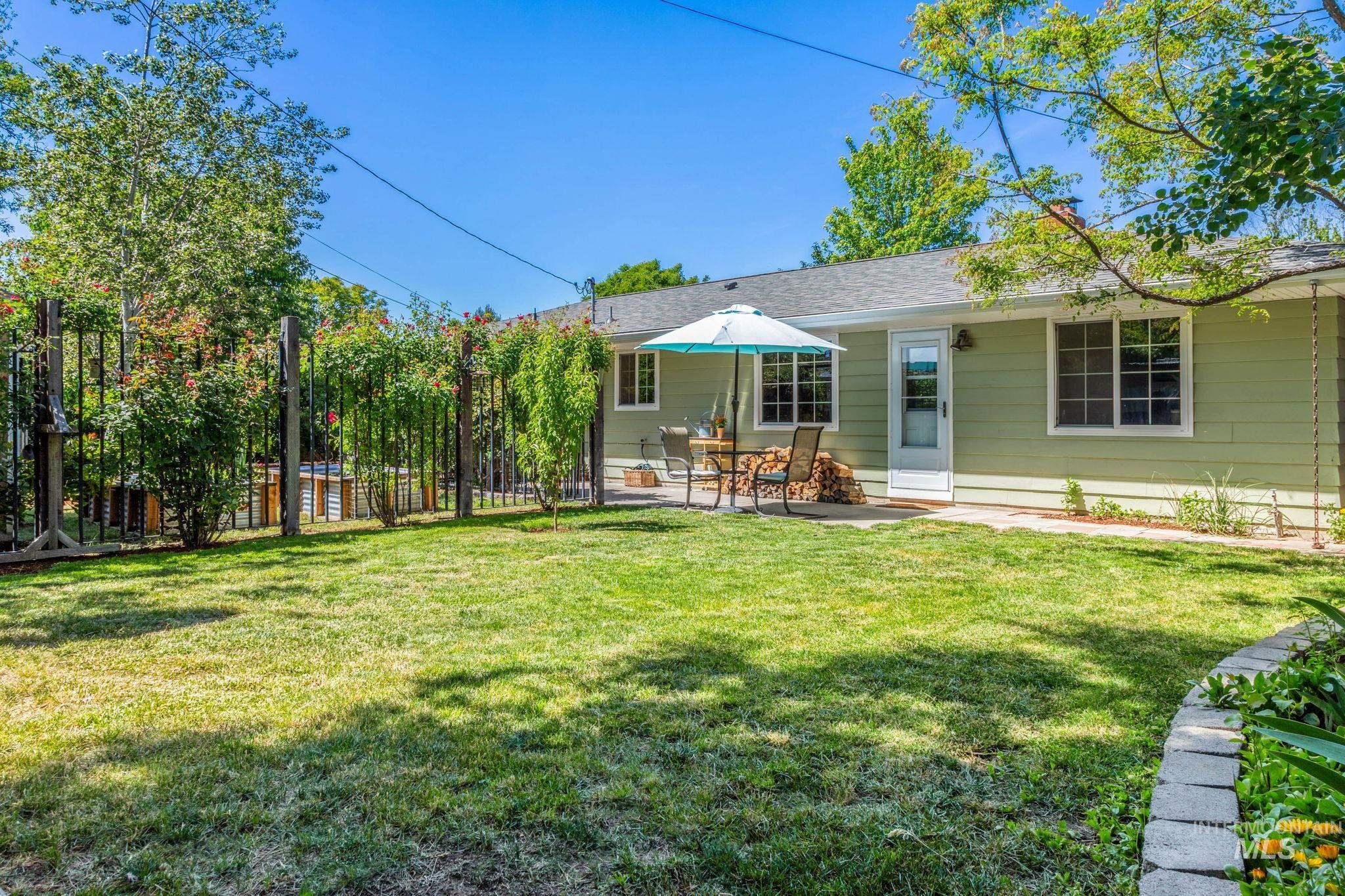 6015 W Poplar Property Photo 8
