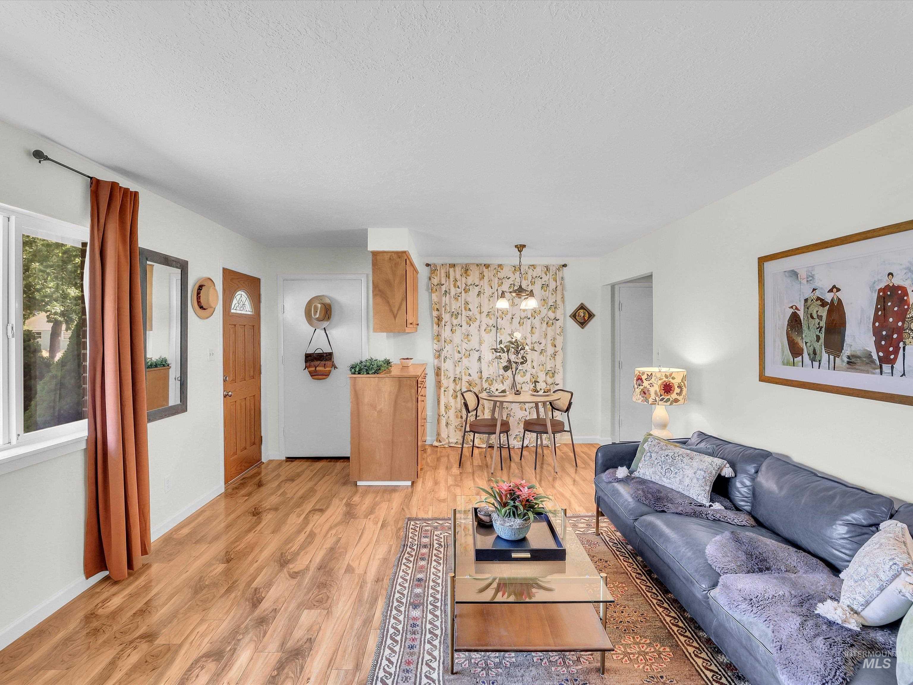 2025 S Longmont Ave. Property Photo 12