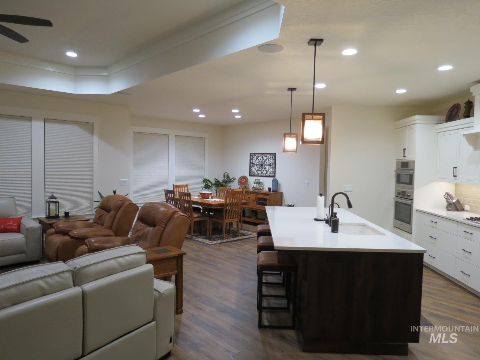 4694 N Bryce Canyon Ave Property Photo 4