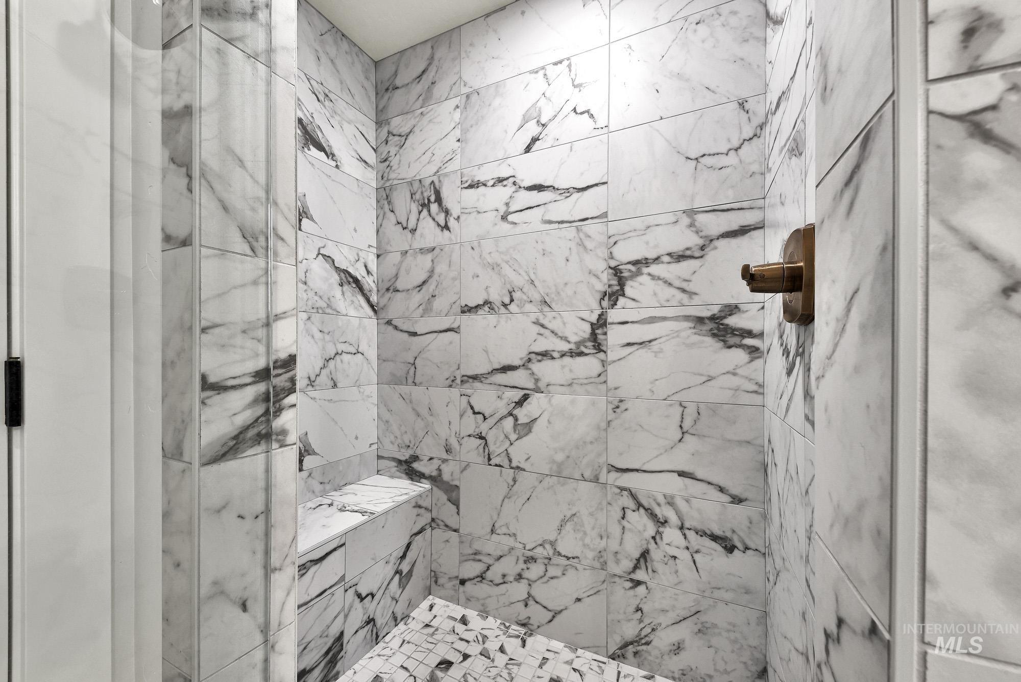 2544 E Zemo Ln Property Photo 24