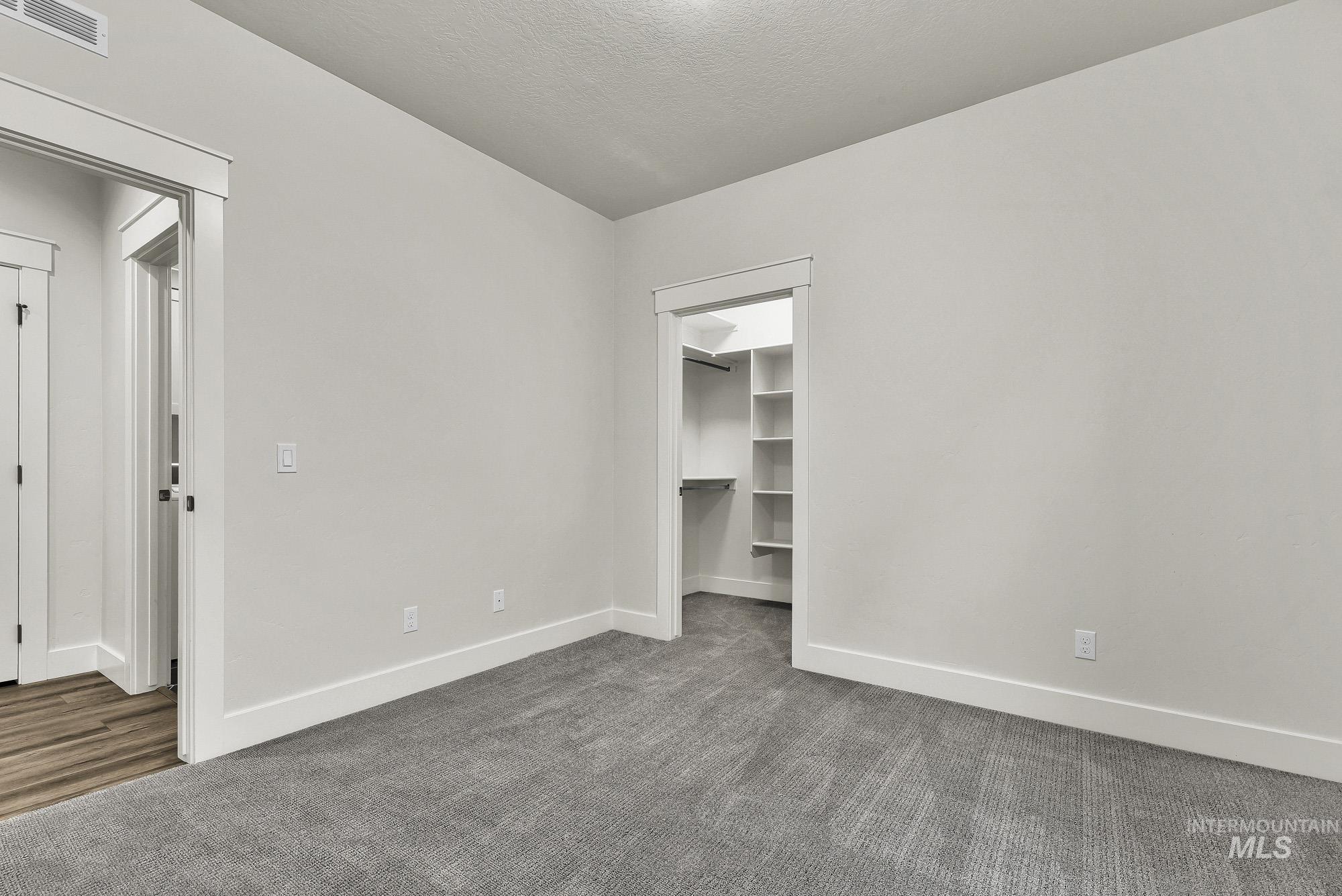 2544 E Zemo Ln Property Photo 28