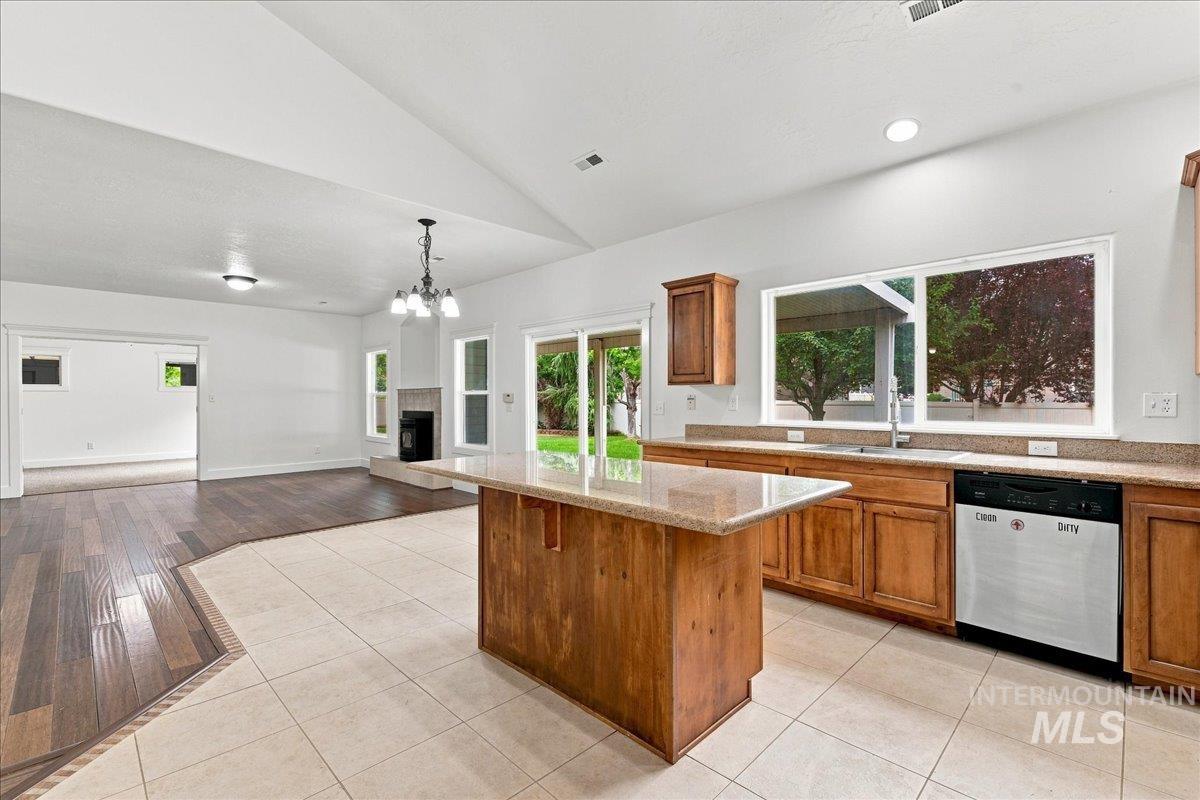3765 S Naples Property Photo 11