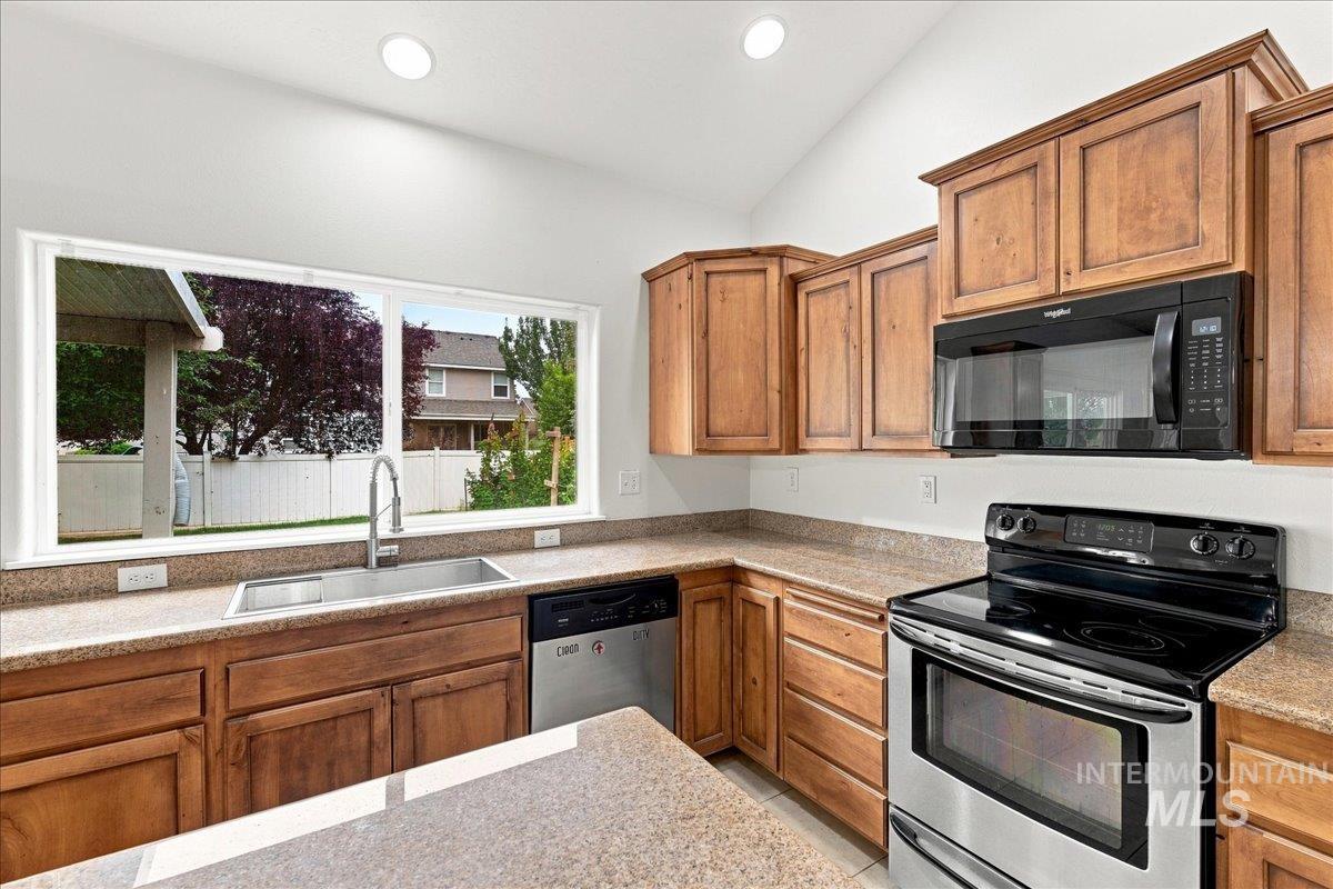 3765 S Naples Property Photo 14