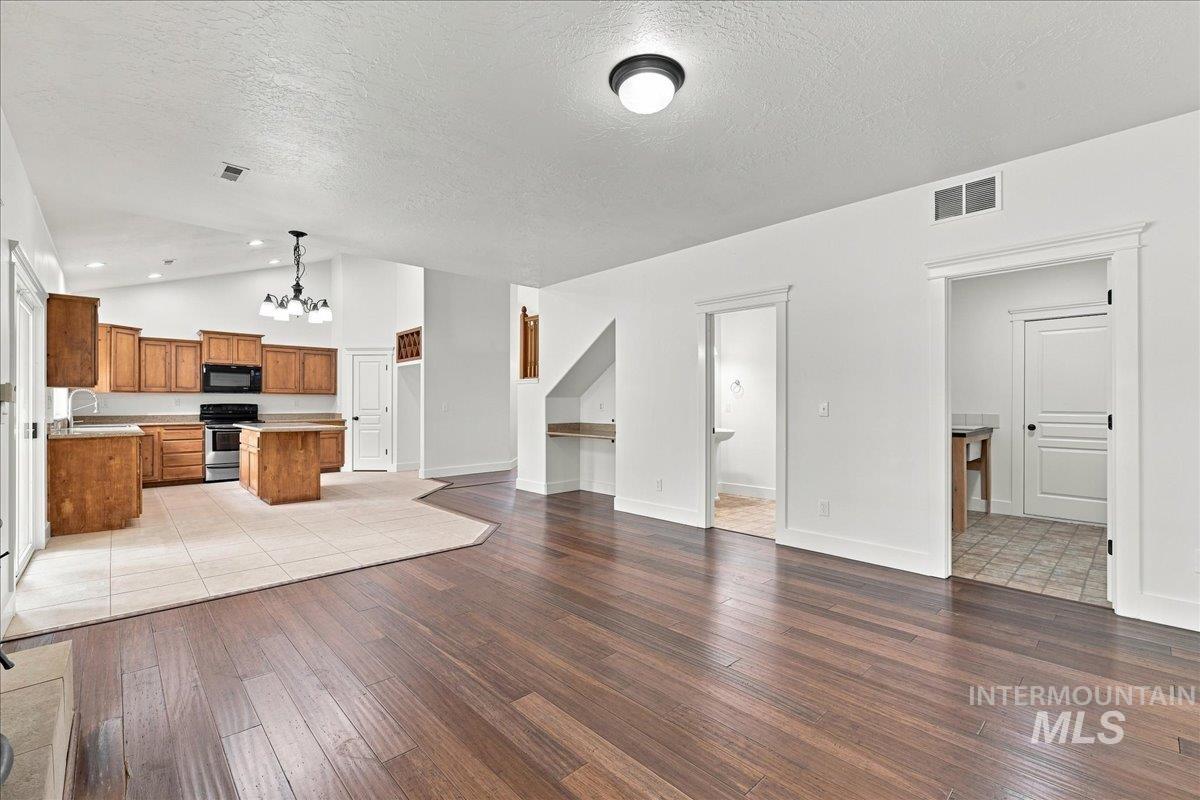 3765 S Naples Property Photo 20