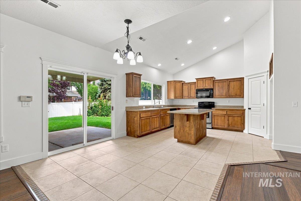 3765 S Naples Property Photo 21