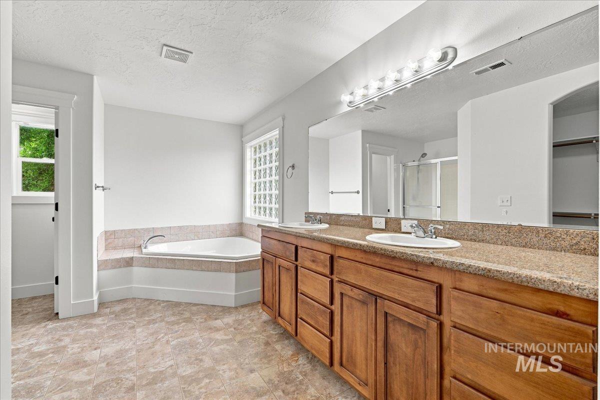 3765 S Naples Property Photo 29