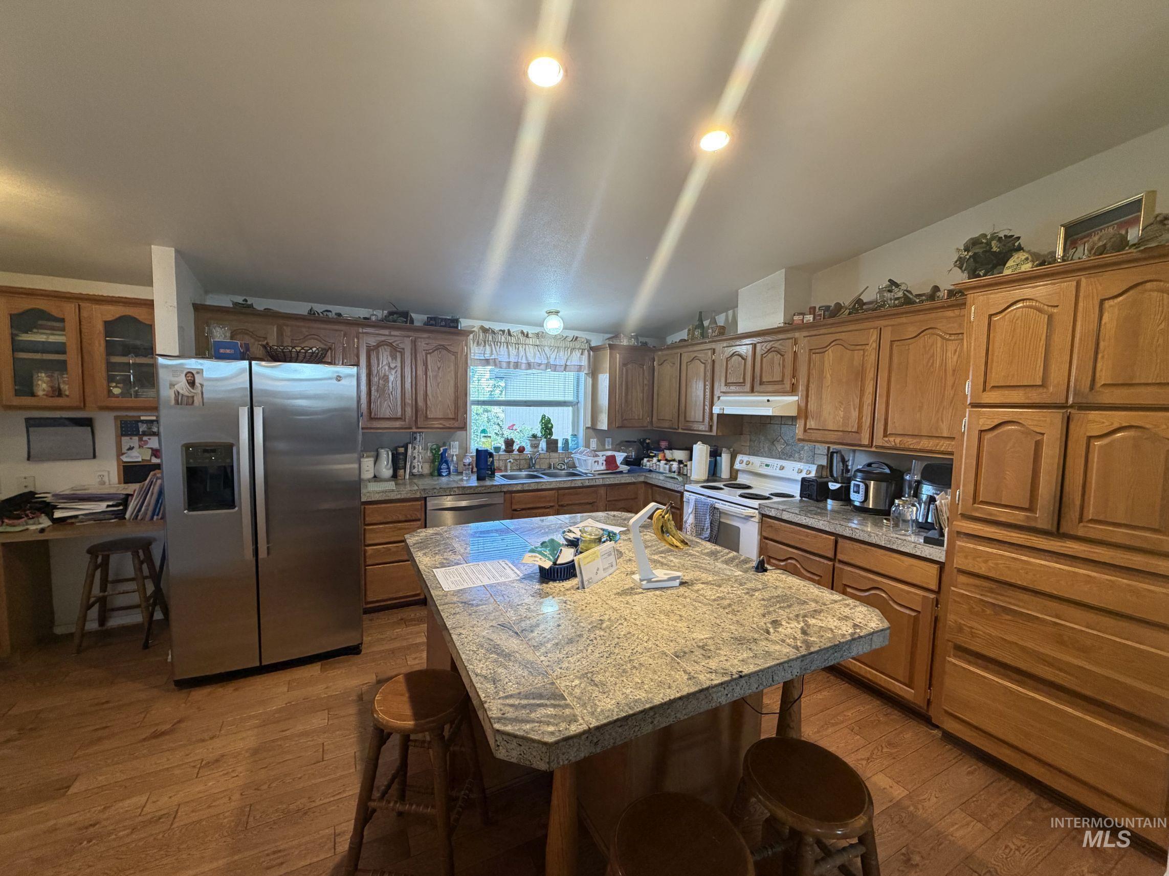 114 E 275 S Property Photo 6