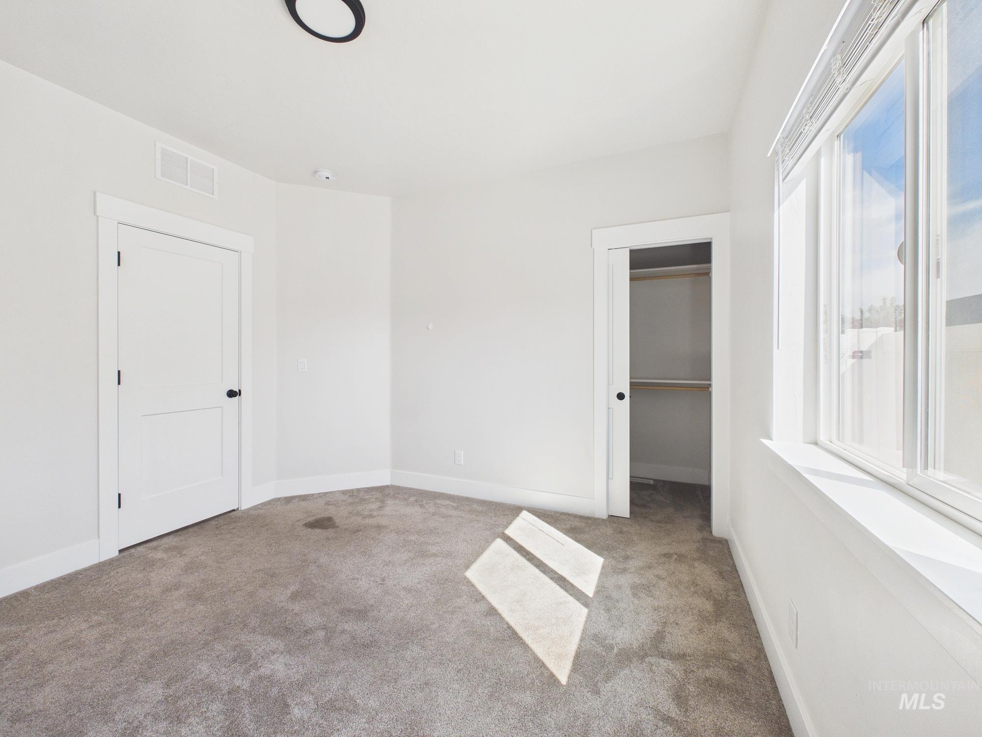2440 Torrey Pines Ct Property Photo 33