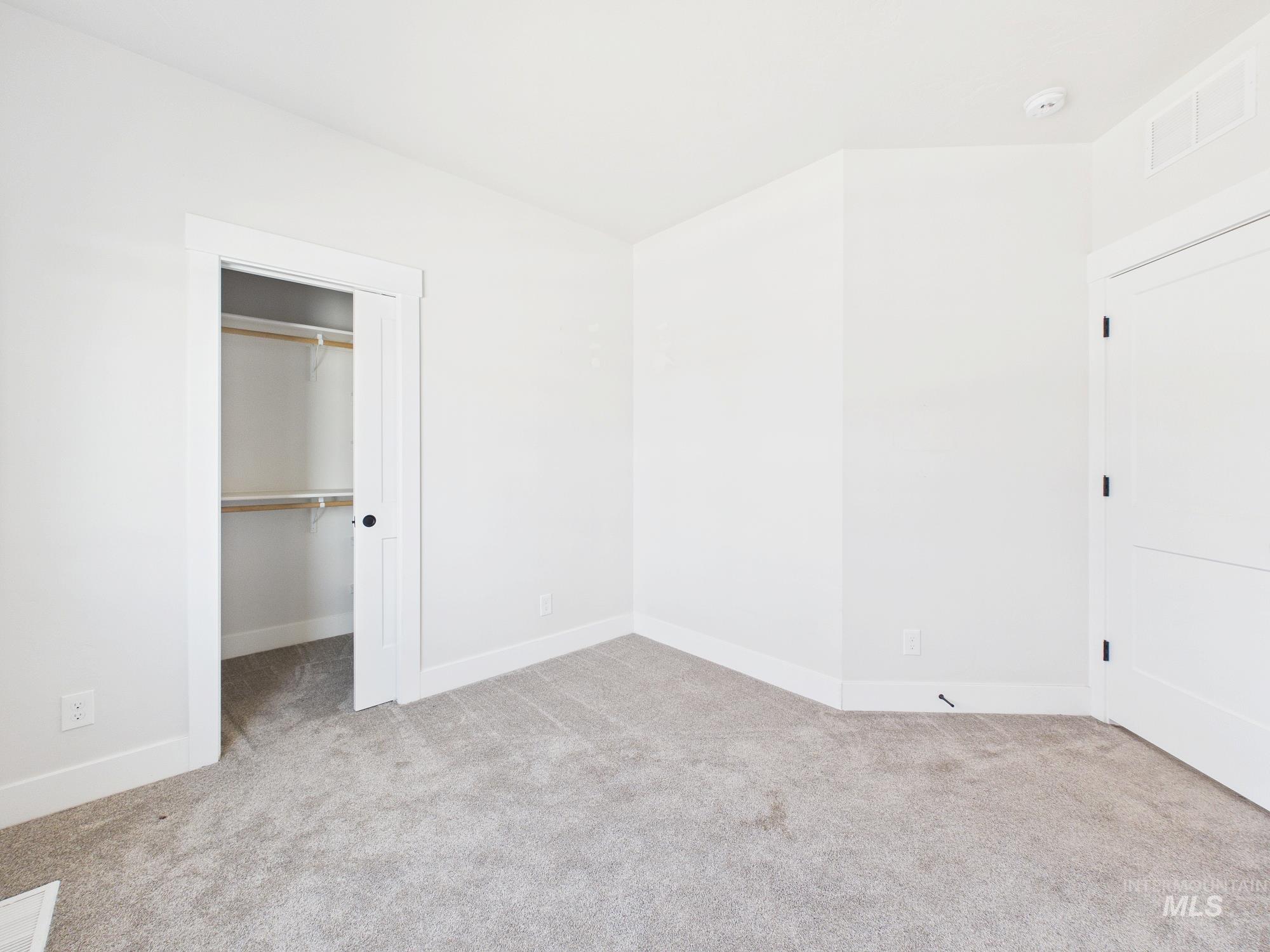 2440 Torrey Pines Ct Property Photo 35
