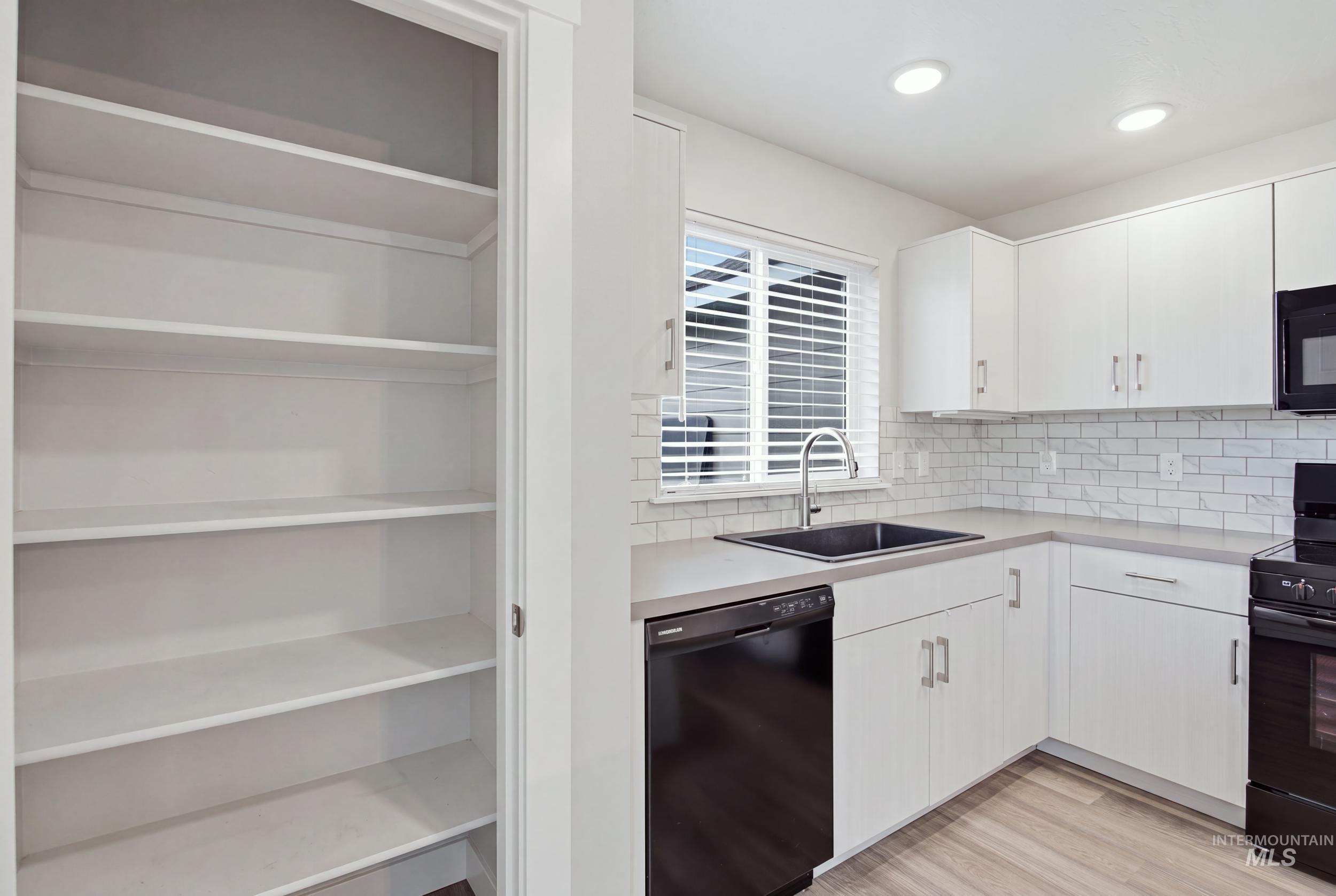 5834 W Aegean Dr Property Photo 11