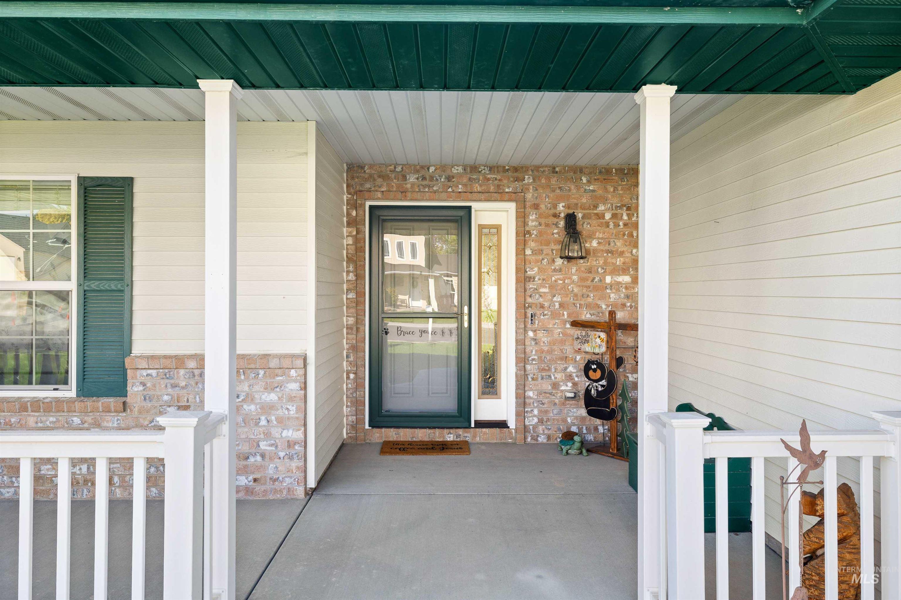 1143 Eastridge Way Property Photo 3