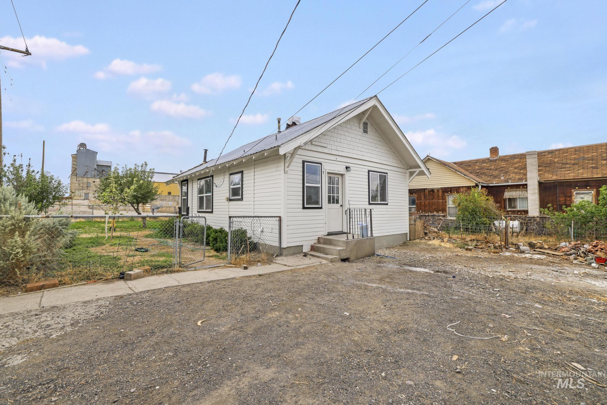 228 8th Ave S Property Photo 19