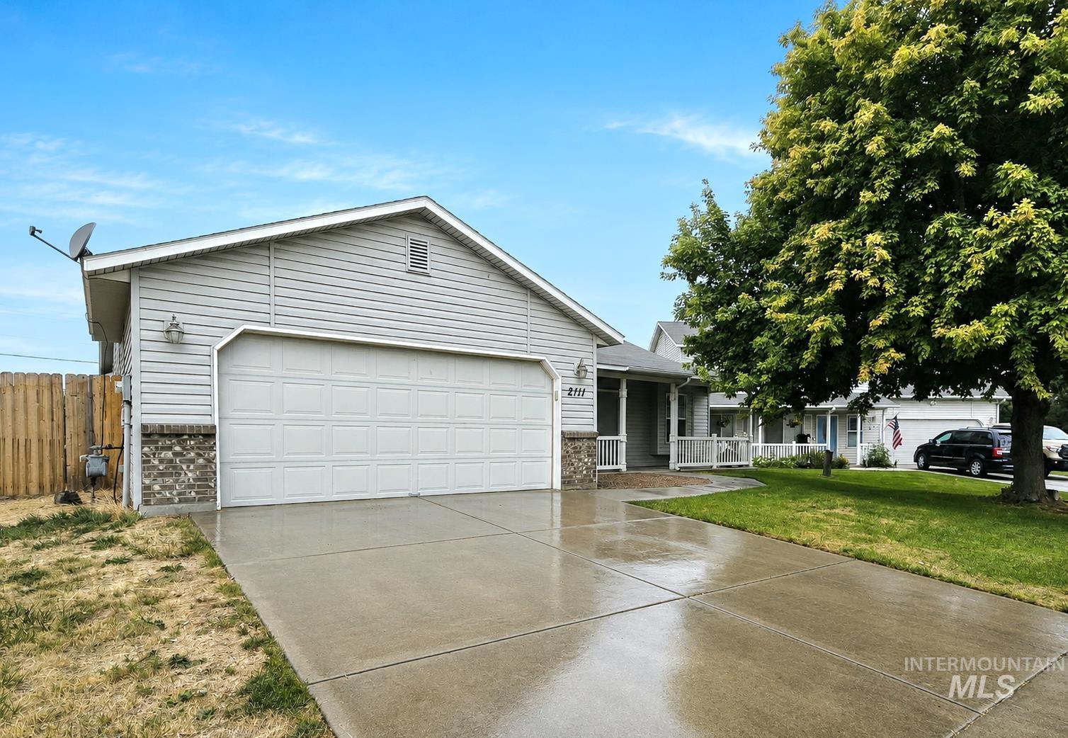 2111 N Sparrowhawk Property Photo 3