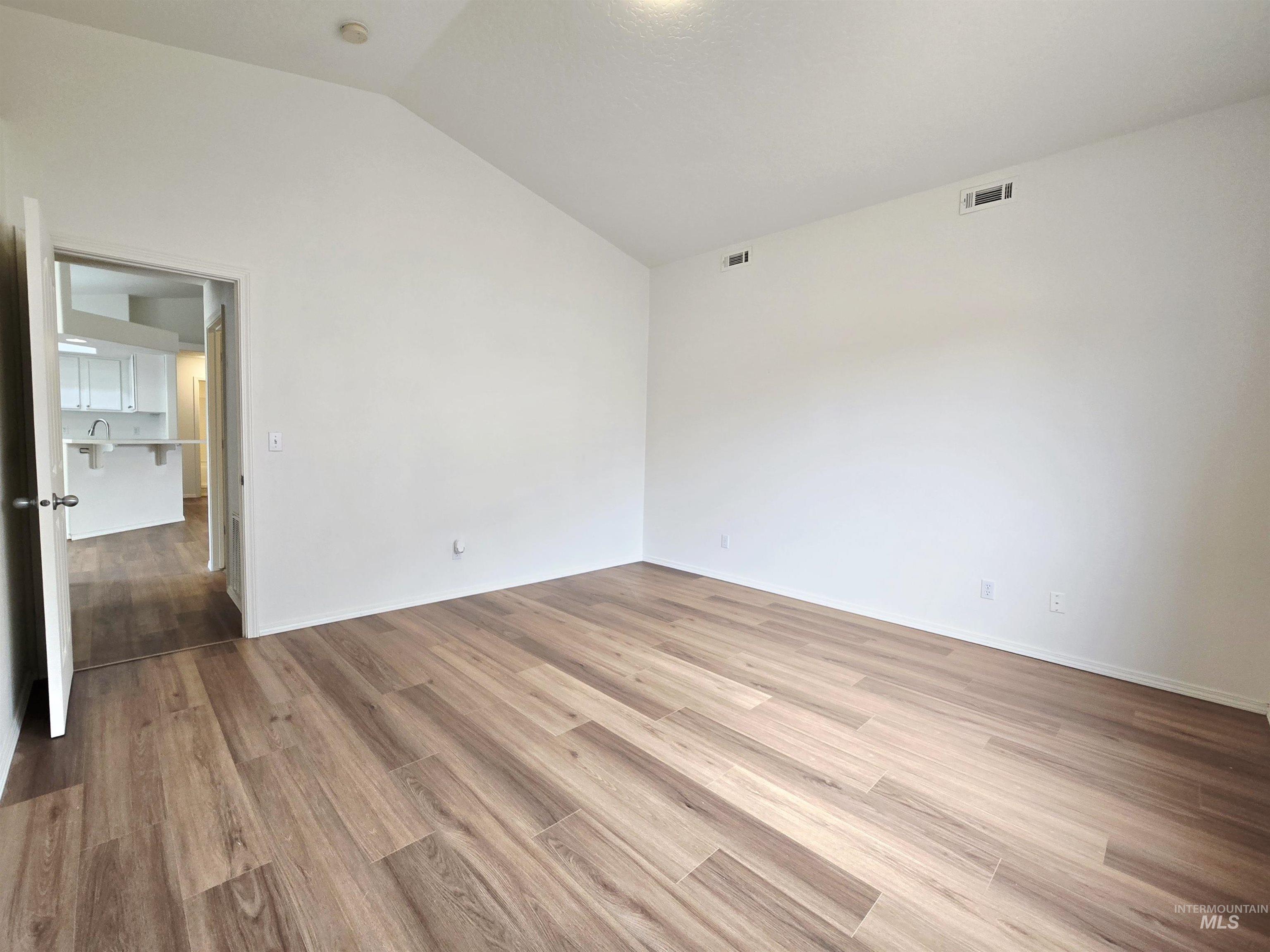2111 N Sparrowhawk Property Photo 11