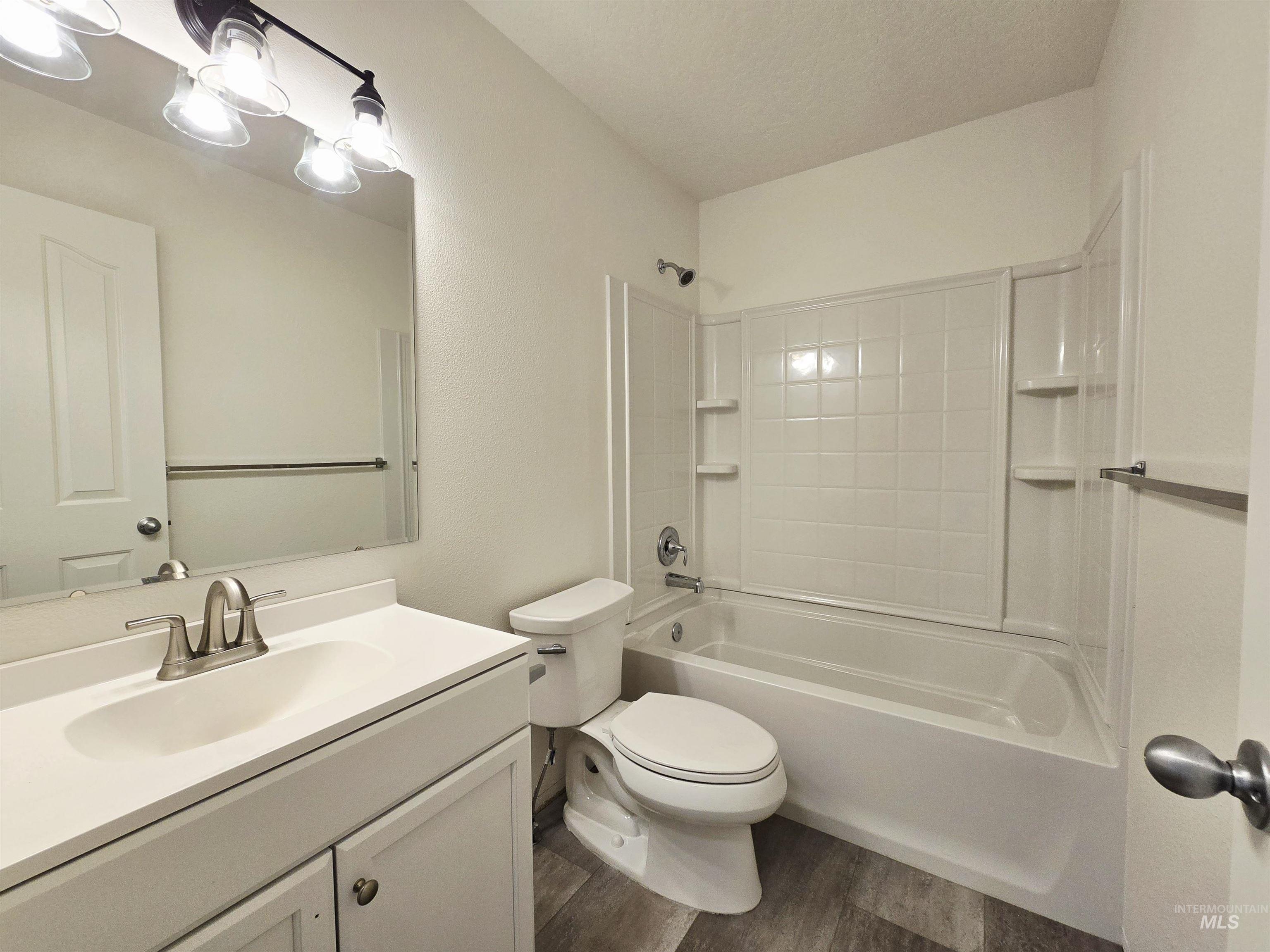 2111 N Sparrowhawk Property Photo 14