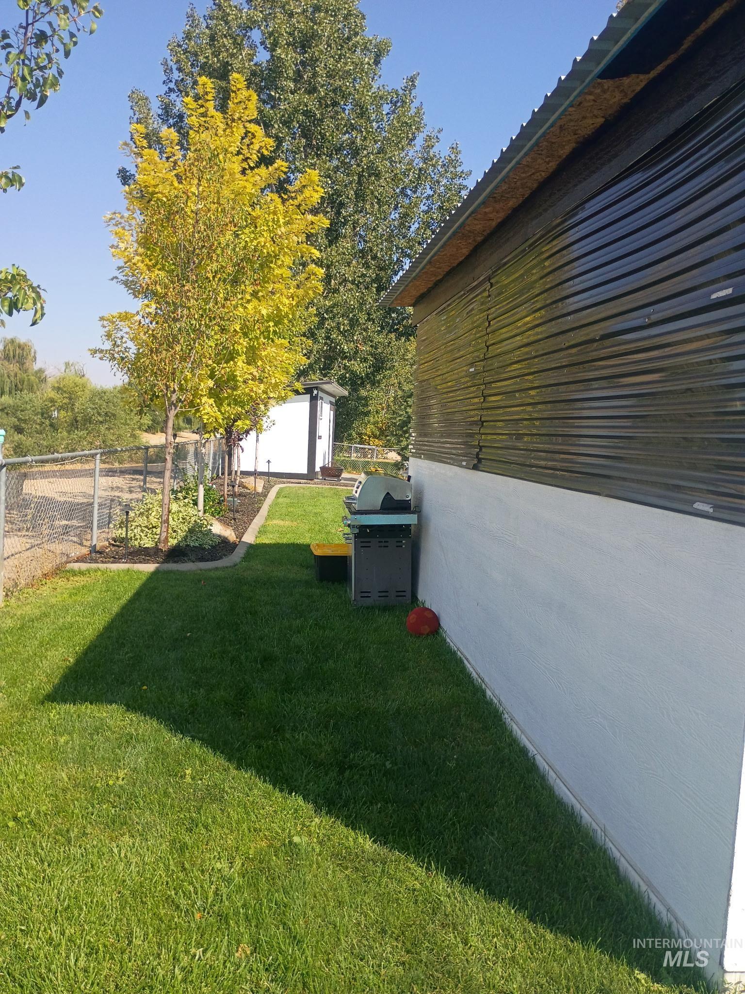 5015 E Ustick Property Photo 6