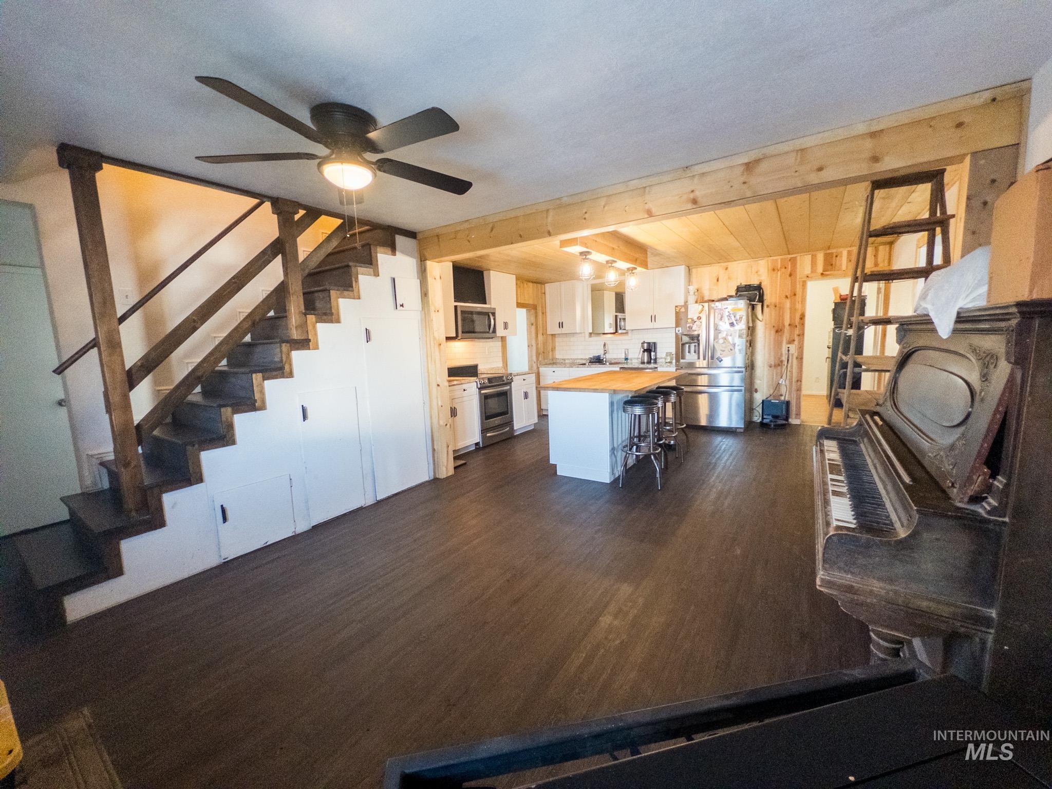 140 S Railroad St Property Photo 12