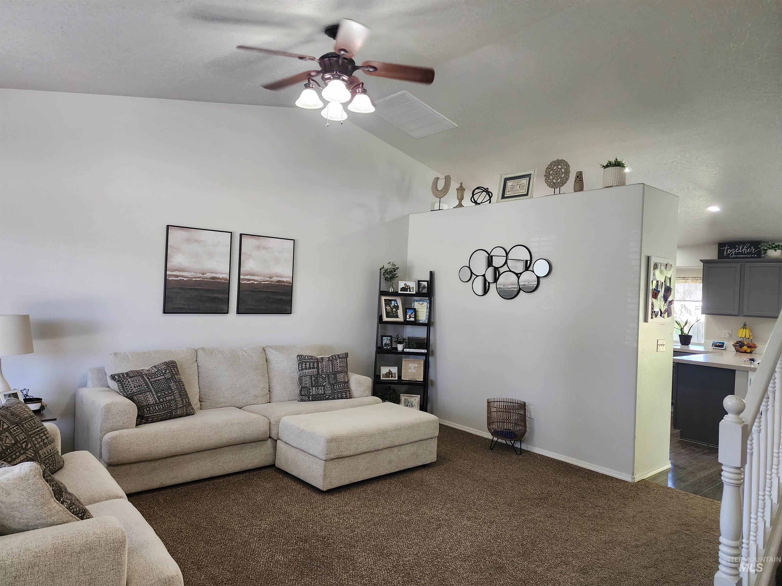 14306 Carolina St Property Photo 5