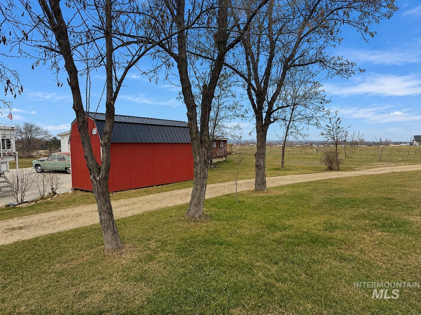 3065 Center Ave Property Photo 1