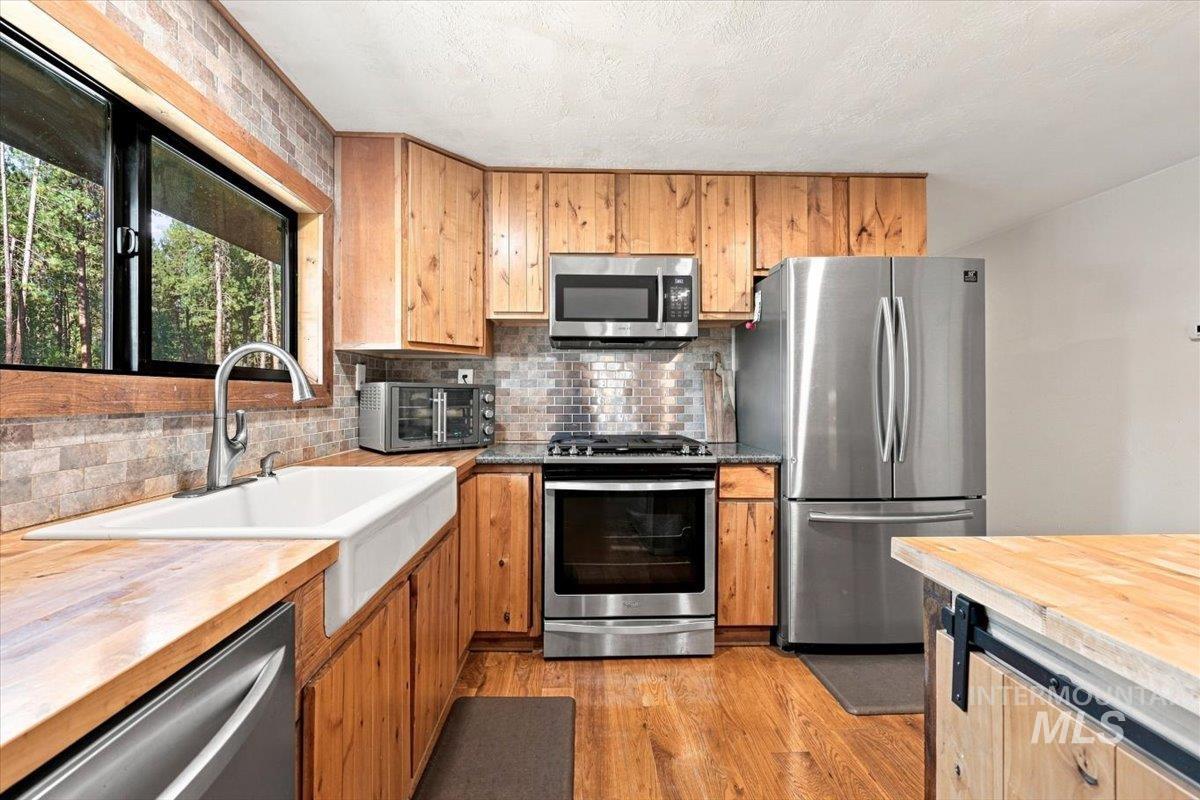 8 Marka Property Photo 3