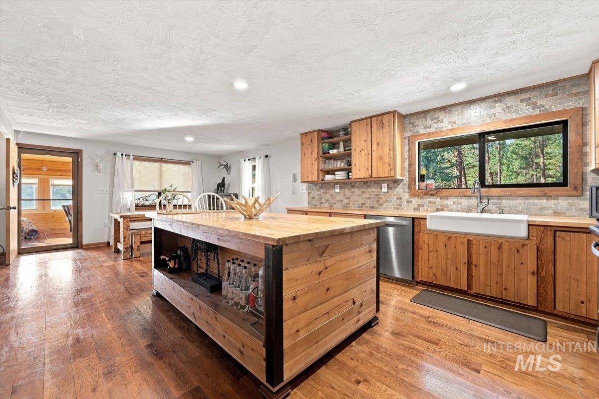 8 Marka Property Photo 4