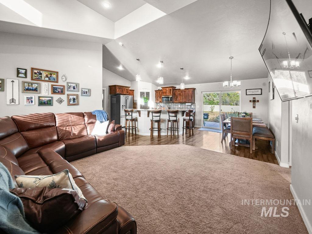 1486 Summer Springs Property Photo 3