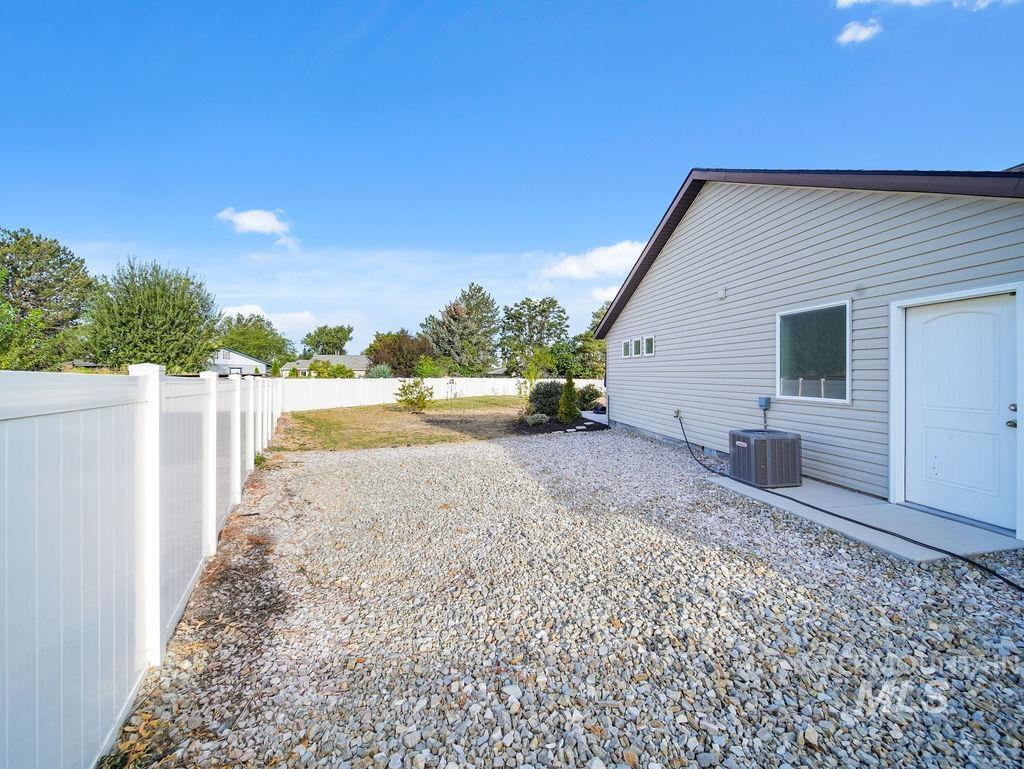 1486 Summer Springs Property Photo 28