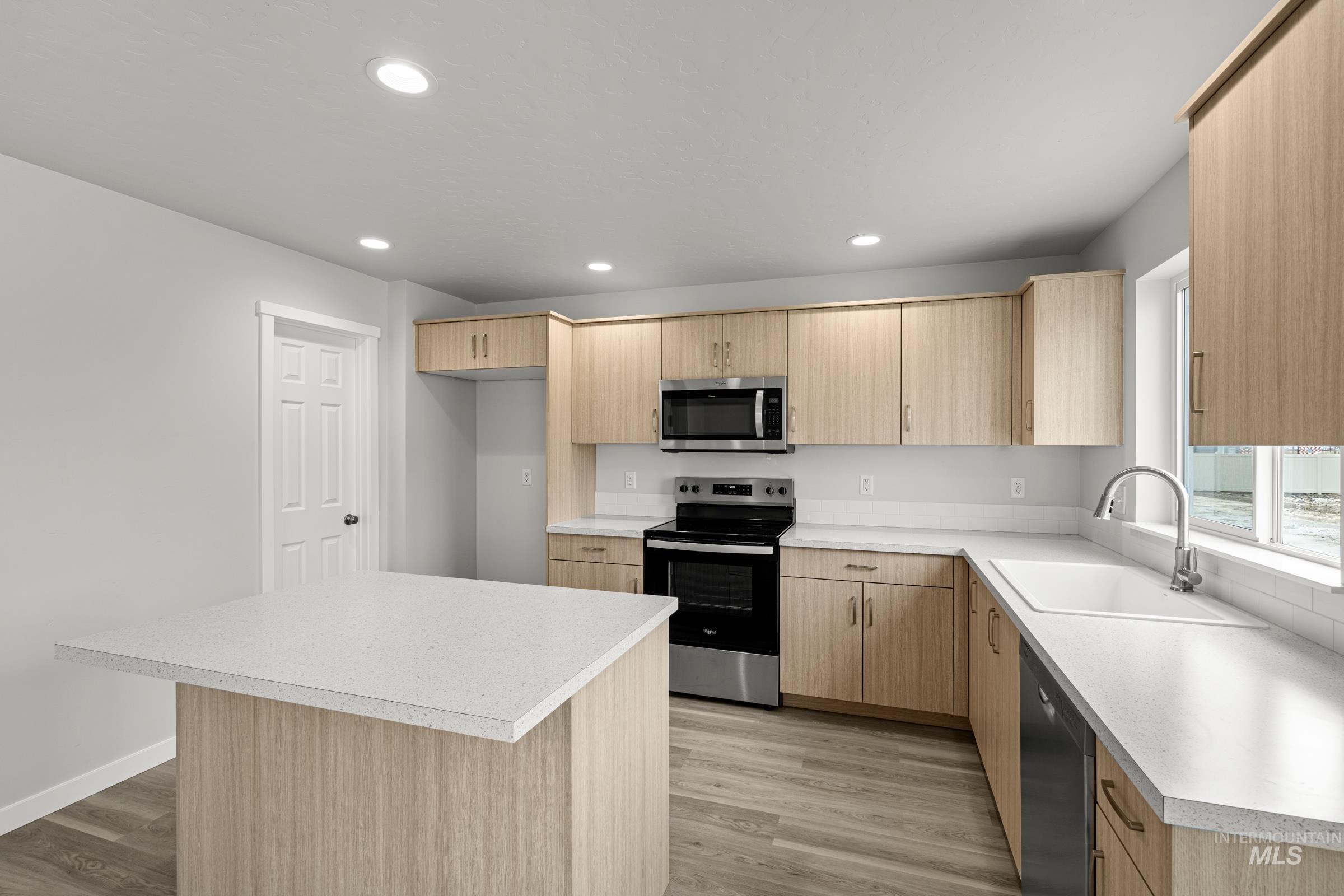 2211 N 8th E St Property Photo 5