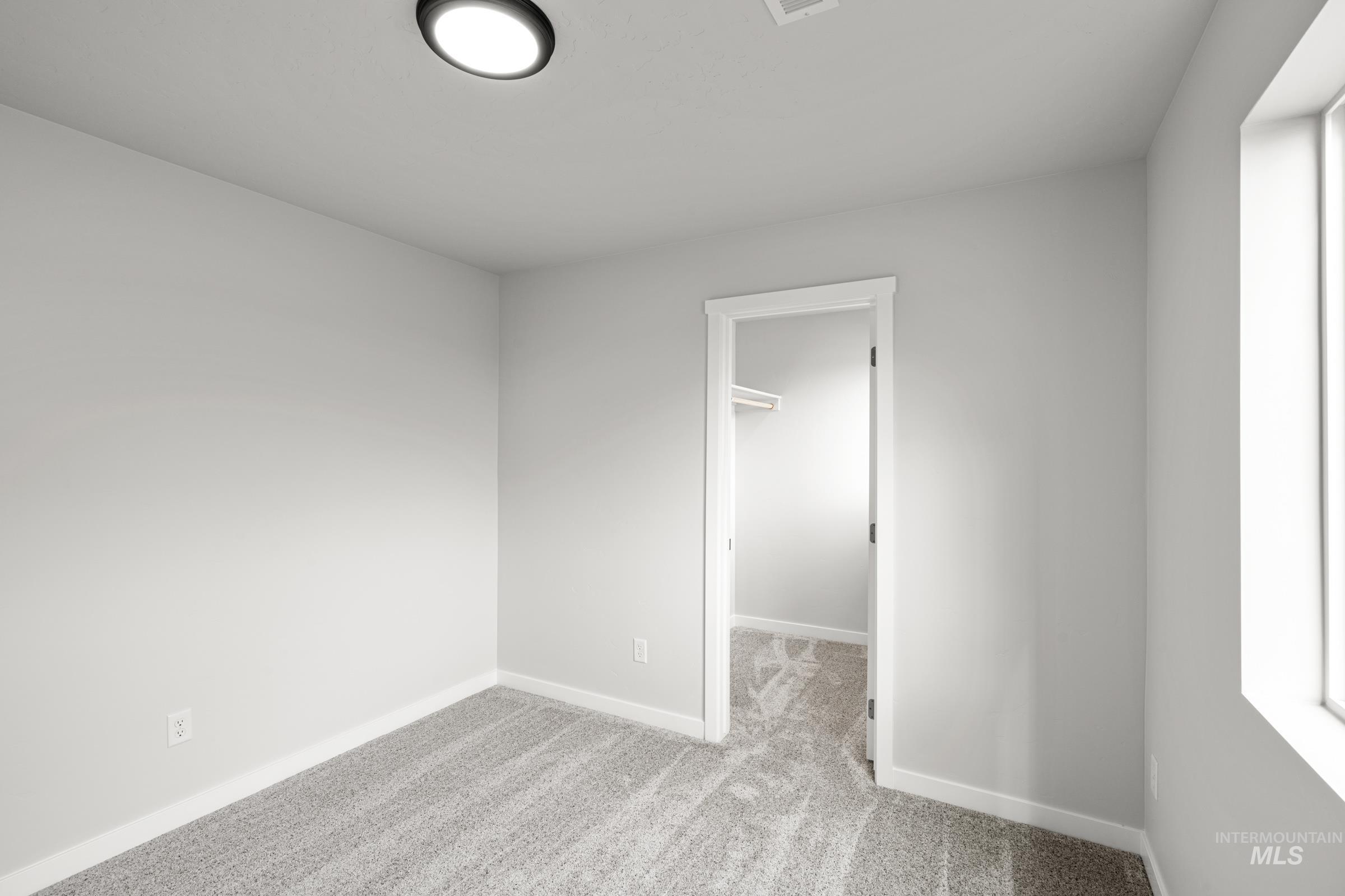 2211 N 8th E St Property Photo 16