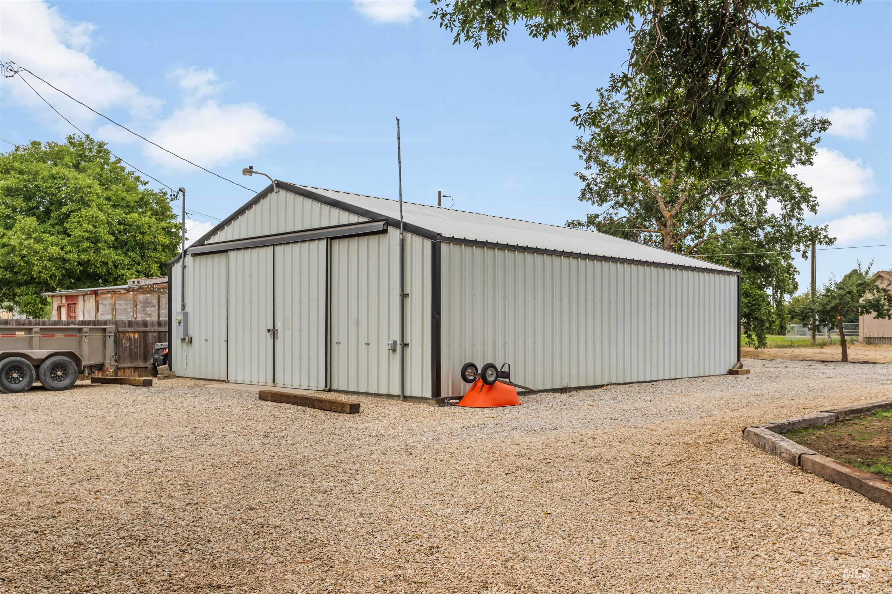 12162 Long St Property Photo 3