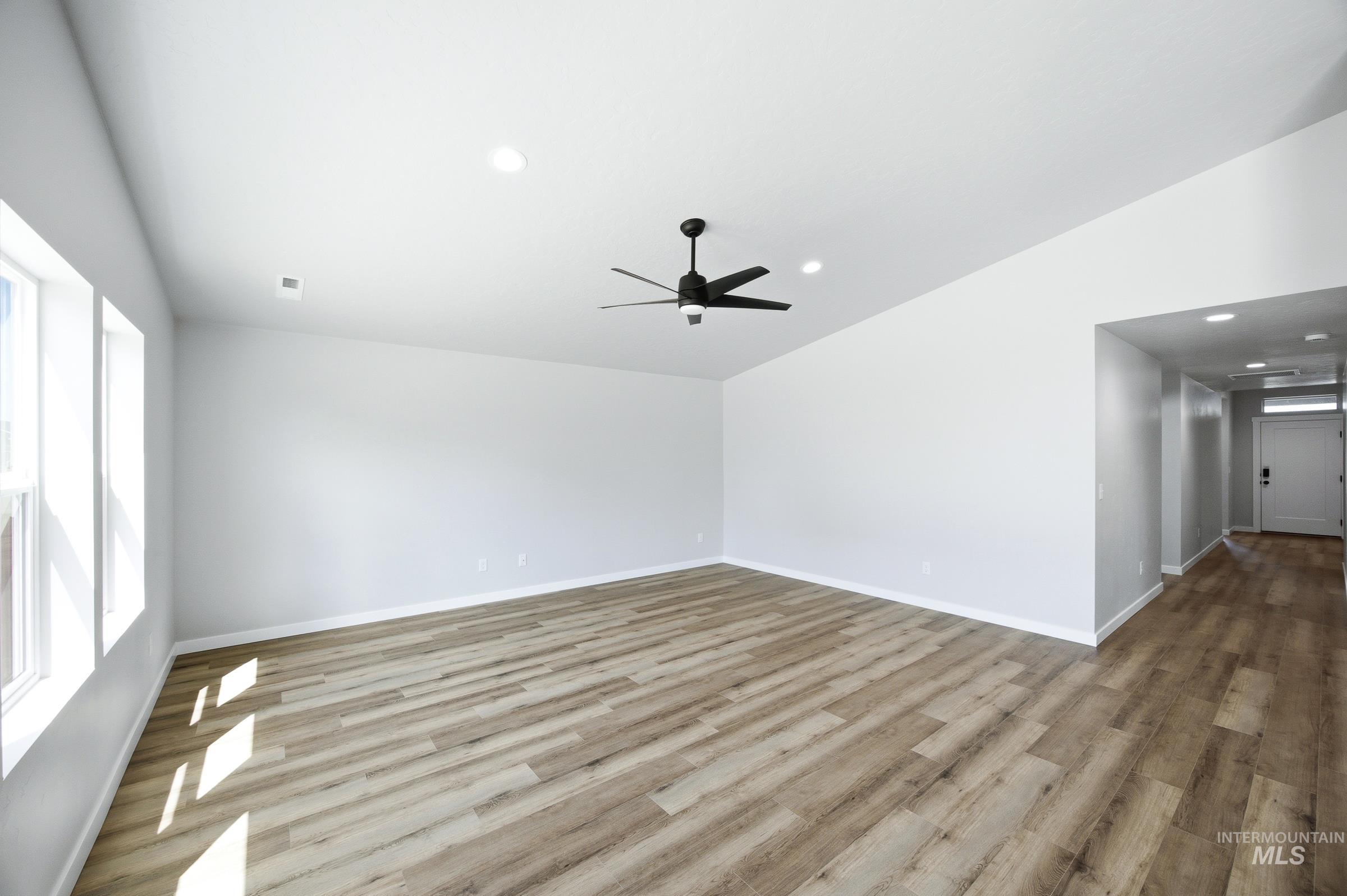 7319 W Newtown Dr Property Photo 8