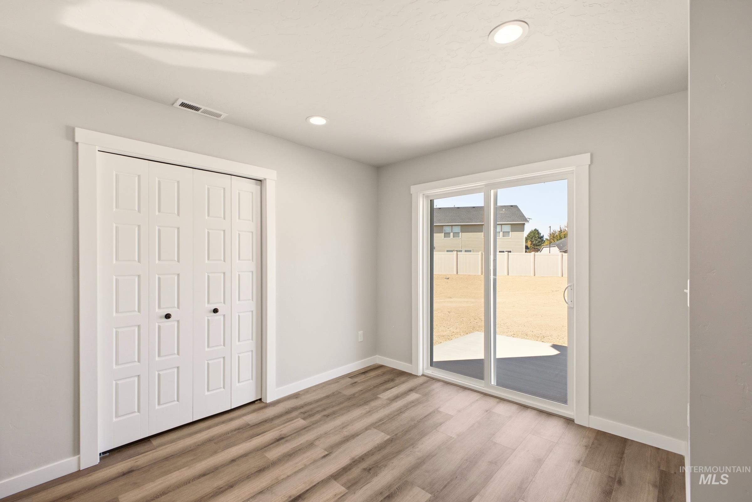 5307 S Edgecomb Way Property Photo 6