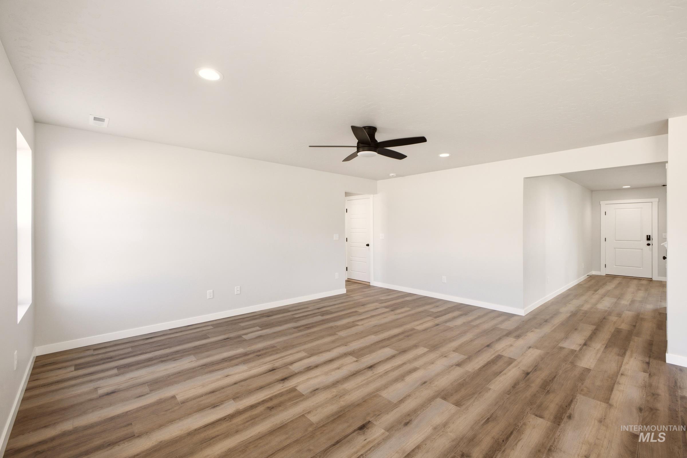 5307 S Edgecomb Way Property Photo 8
