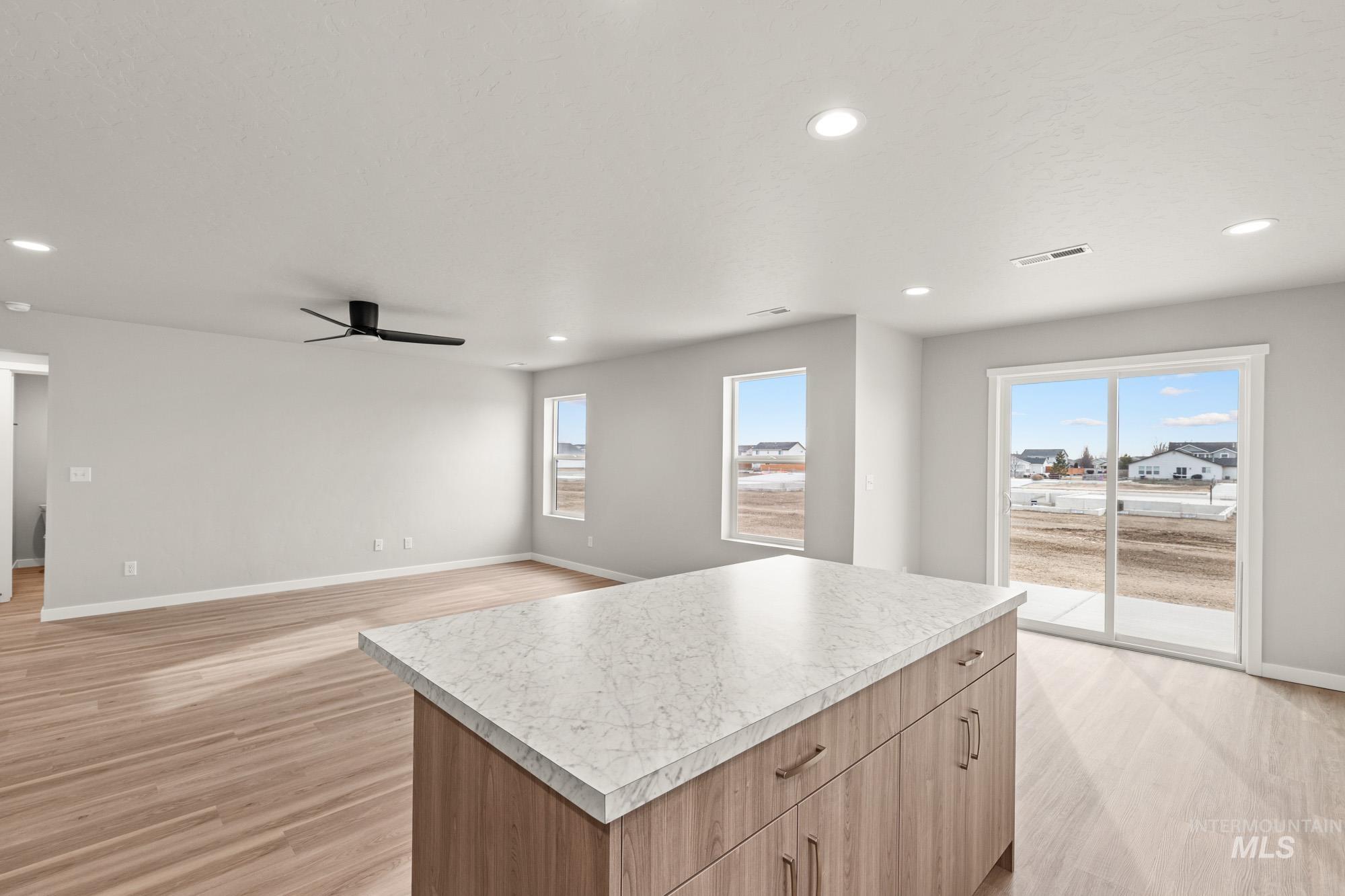 1727 Gyrfalcon St Property Photo 7