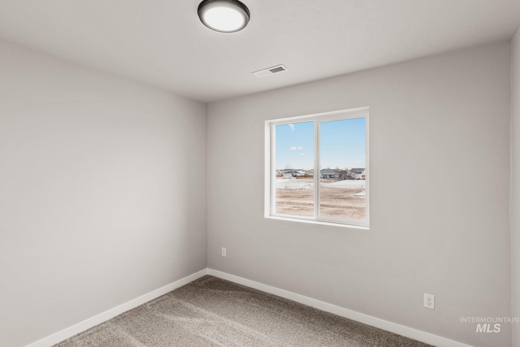 1727 Gyrfalcon St Property Photo 13