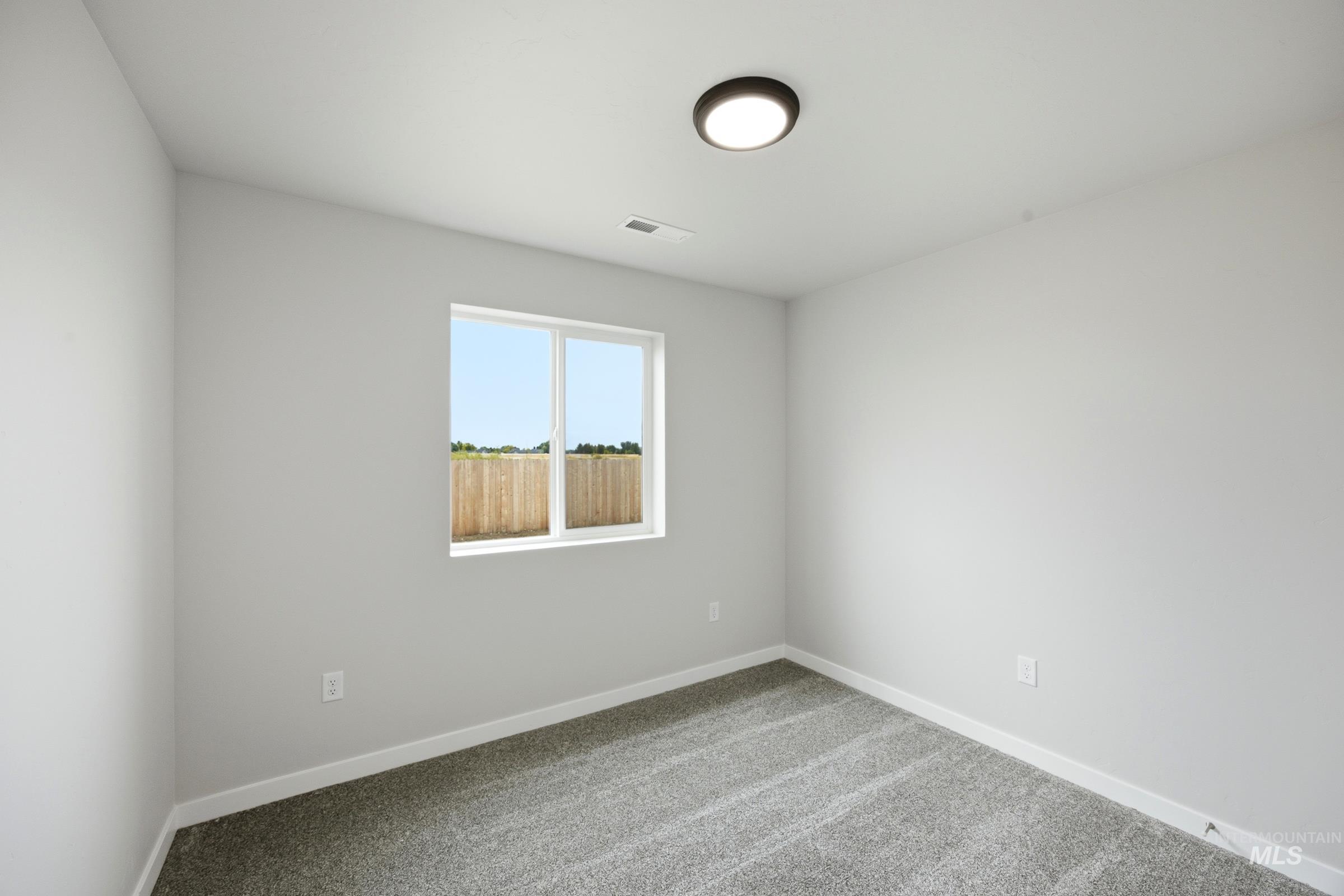 1727 Gyrfalcon St Property Photo 13